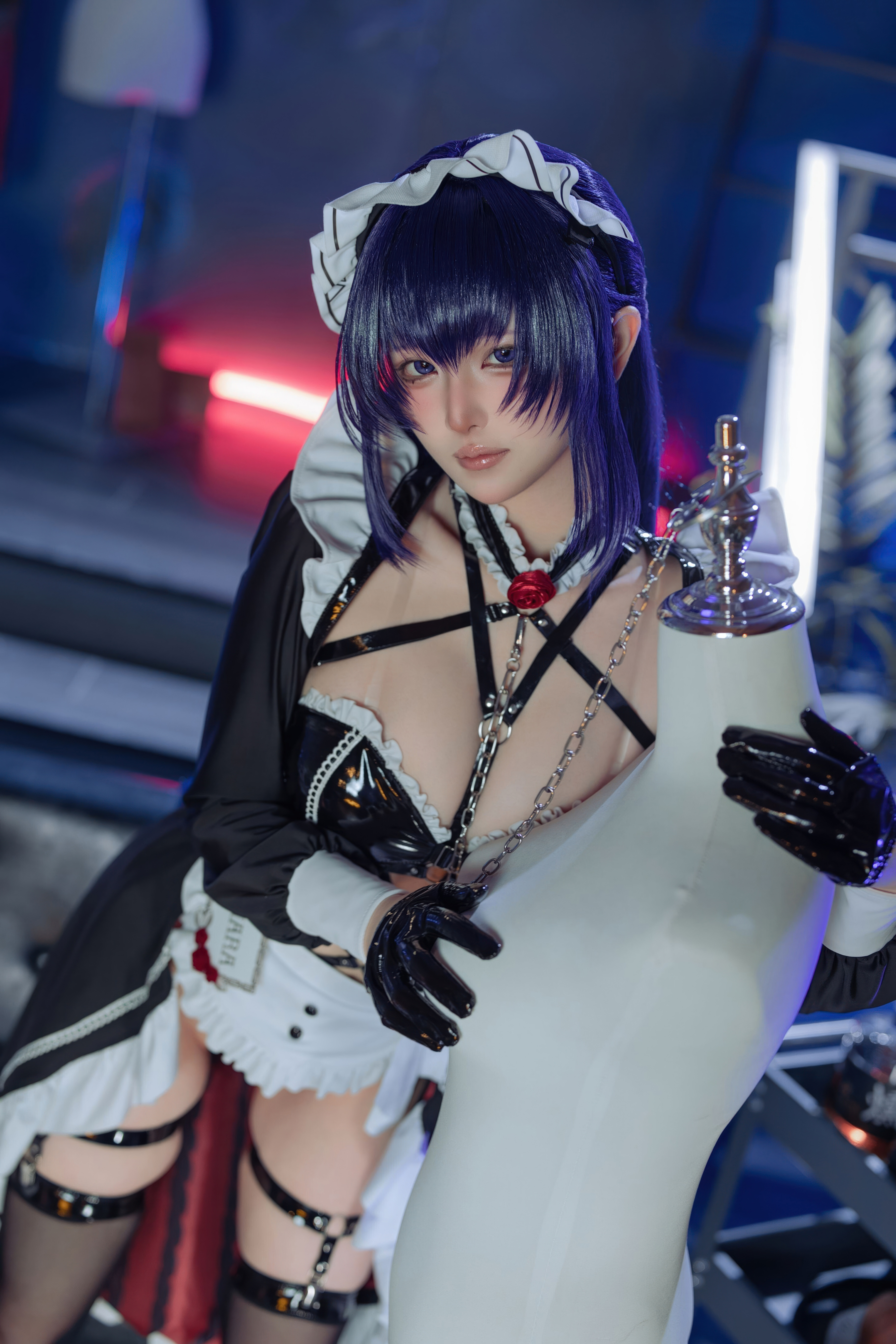 [Cosplay] 屿鱼 Nikke胜利女神 米哈拉·咖啡女仆