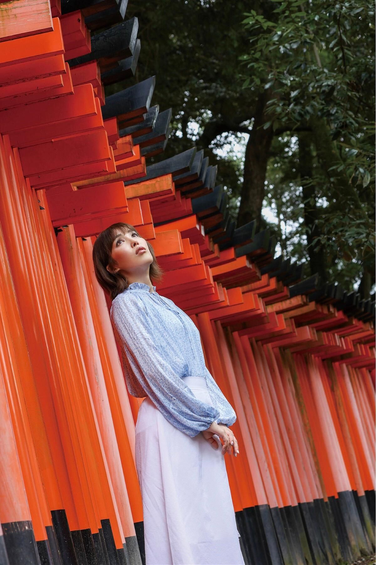 Shiori Tokunaga 徳永しおり - Travel Guide 旅のしおり