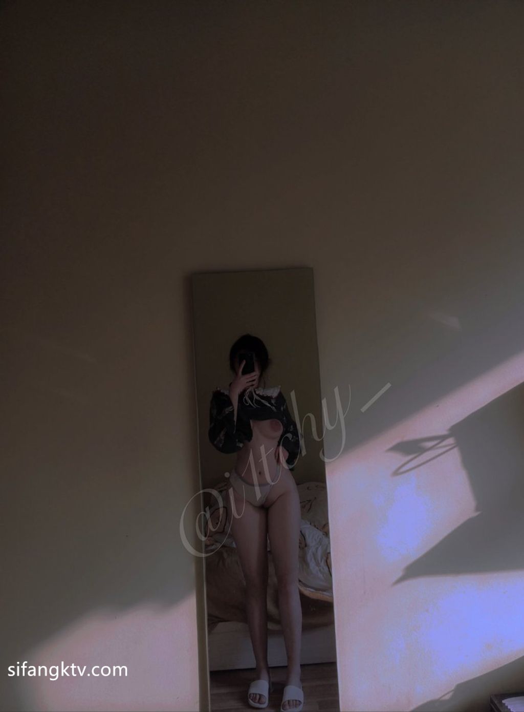 [OtherXXX] itchy： 巨乳蜂腰肥臀 魔鬼身材 私拍福利