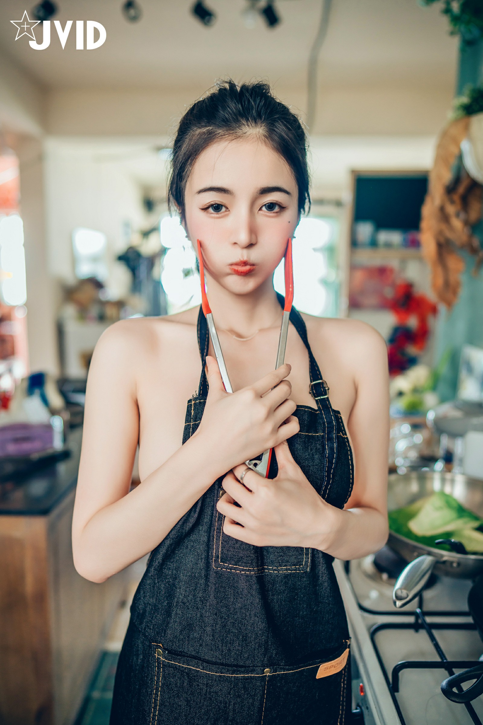 [JVID] 辰辰 – 巨乳嬌妻