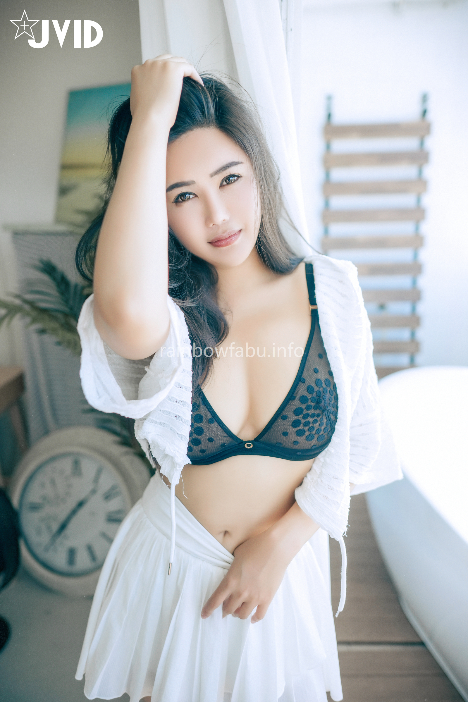[JVID] 木木森 – 剛失戀の寂寞獨居美女－脫下內衣胸猛巨乳彈出🔥寂寞的女人 需要用肉棒撫慰她的情傷