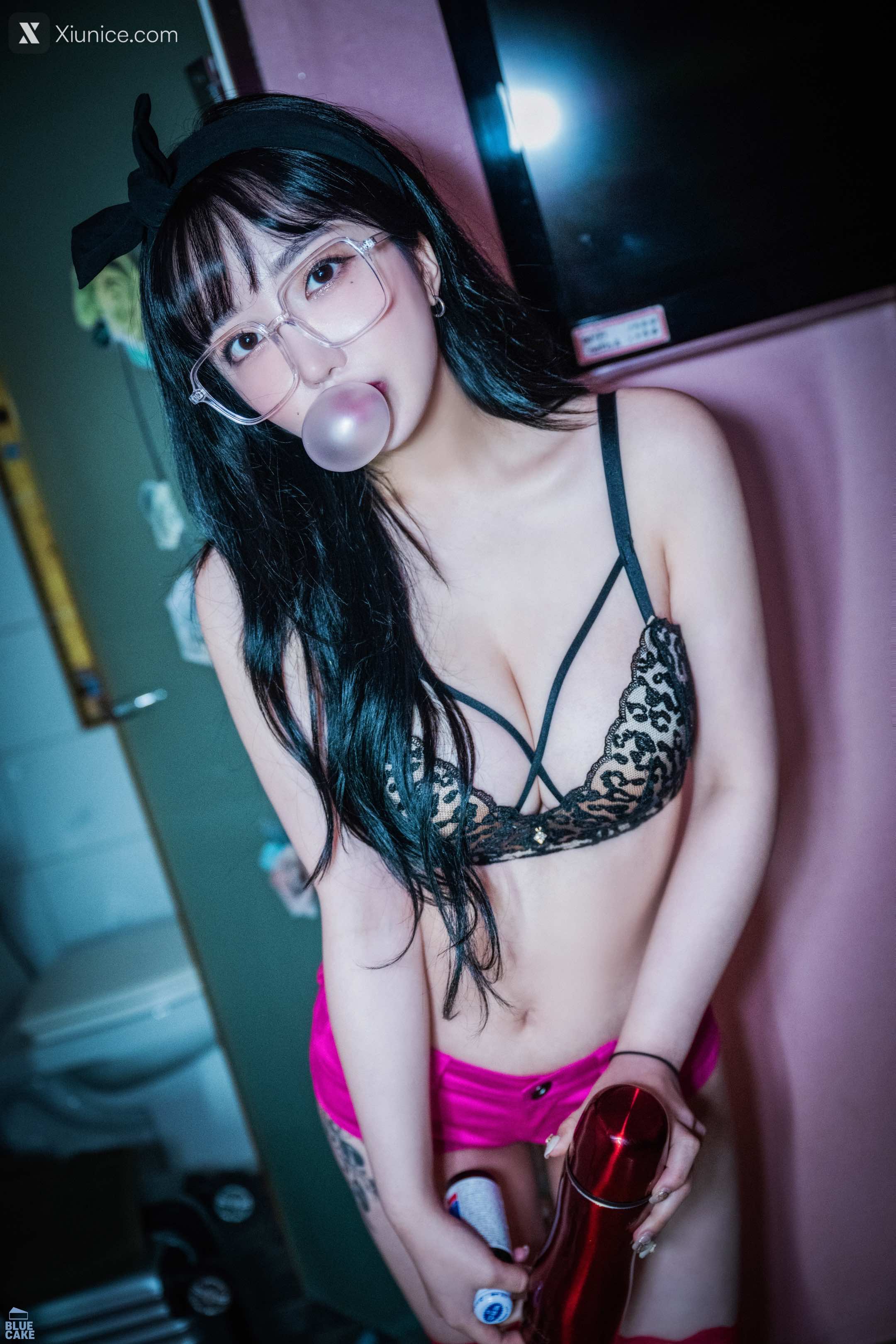 BLUECAKE YeEun – Nude No Panty 4K