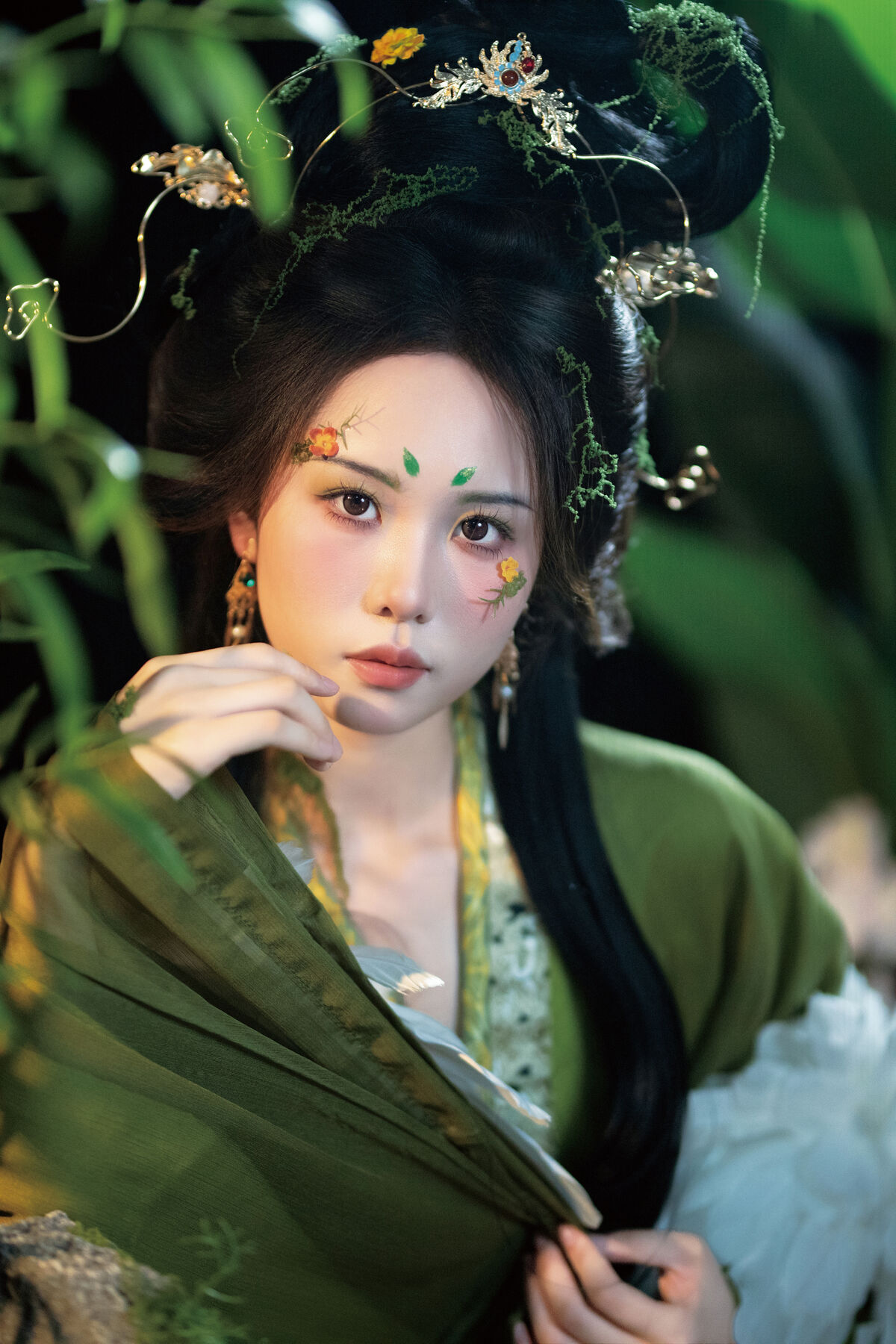 YiTuYu艺图语 Vol.10298 Fei Teng De Mi Zhou