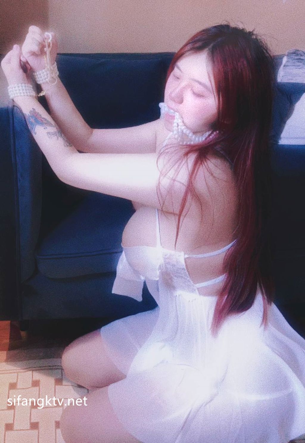 [OtherXXX] Mico板烧鸭鸭： X高价福利视频写真