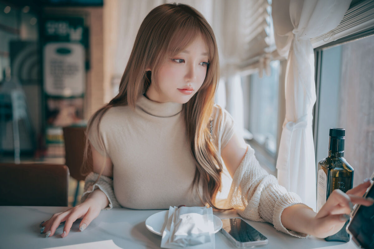 DJAWA Son Ye-Eun 손예은 - Happy Solo Birthday Part01