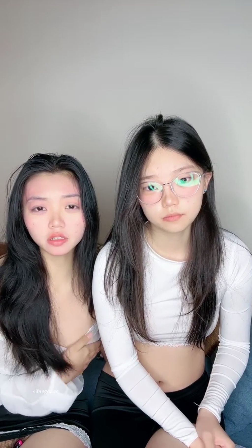 雯雯茜茜： 欲女双学妹 剧情演绎 勾引技师 外卖小哥 #01