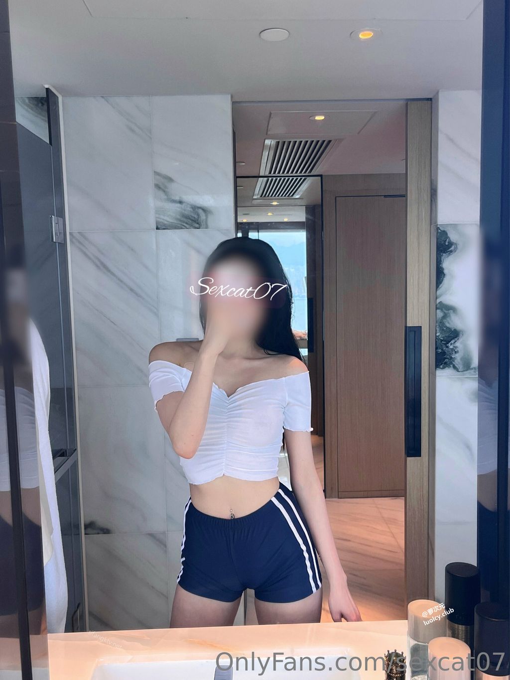 [OtherXXX] Sexcat(性感的猫)： OF究极绿帽骚妻 健身室大乱交混战