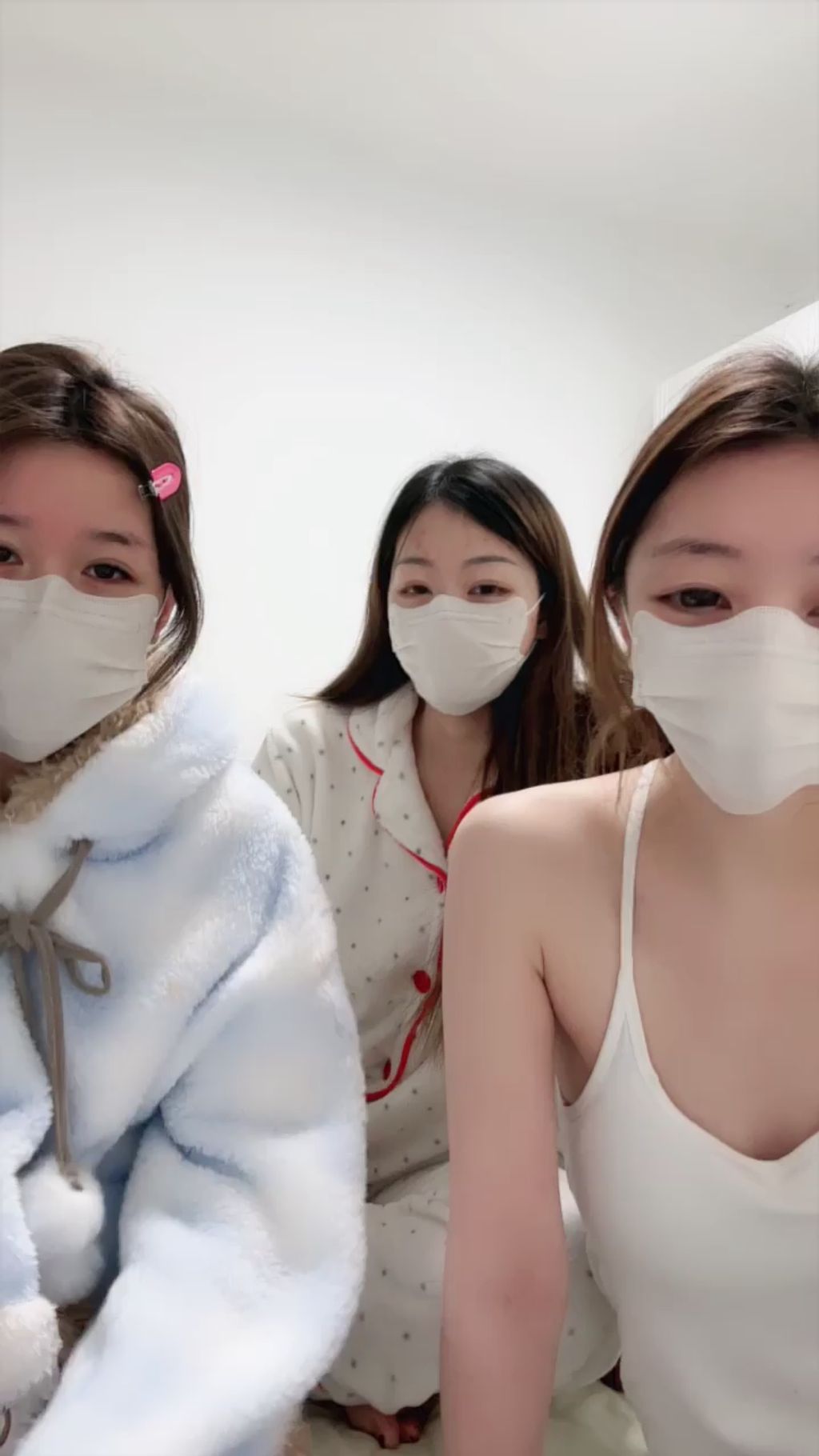 闺蜜至上: 三个大学生裸舞 青春无敌 11 闺蜜至上: 三个大学生裸舞 青春无敌