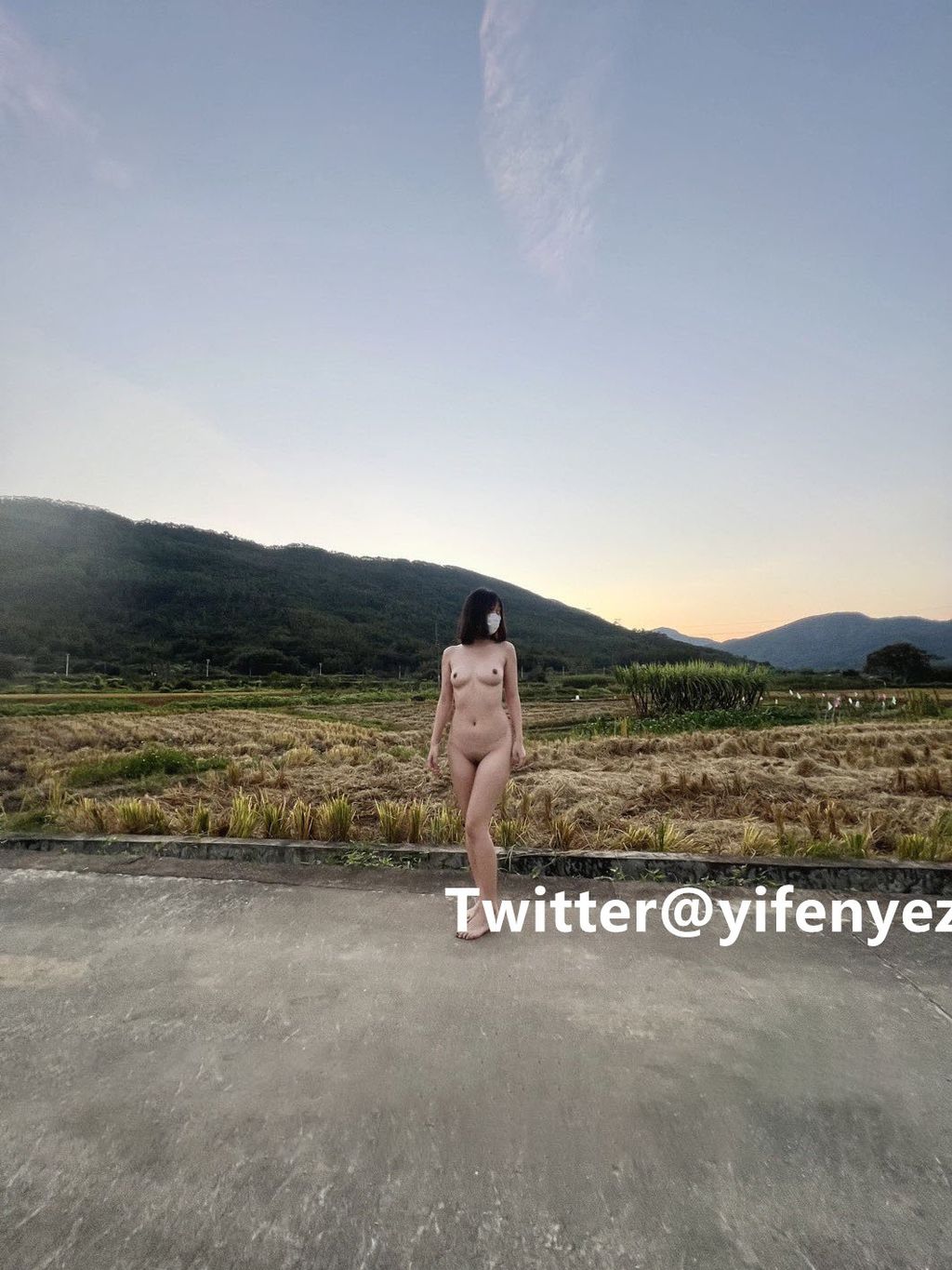 [OtherXXX] 一枫叶子： 人前露出极品露出合集