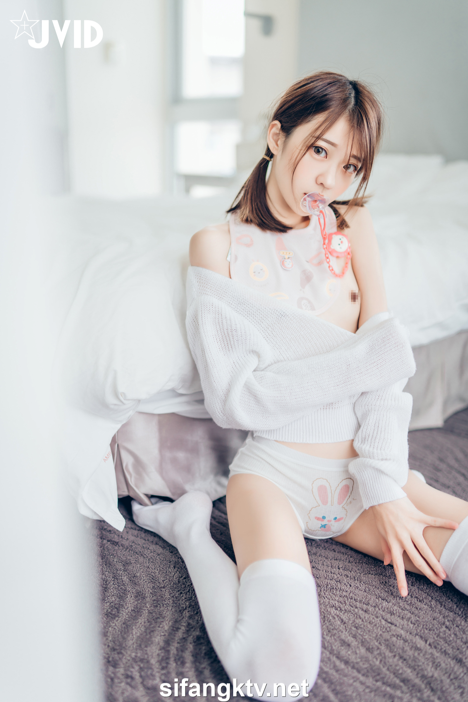 [JVID] 妍妍 Angel – 妍妍小寶寶 來餵她喝奶吧❤️! 還有透絲透點裝 潤滑絲襪💦
