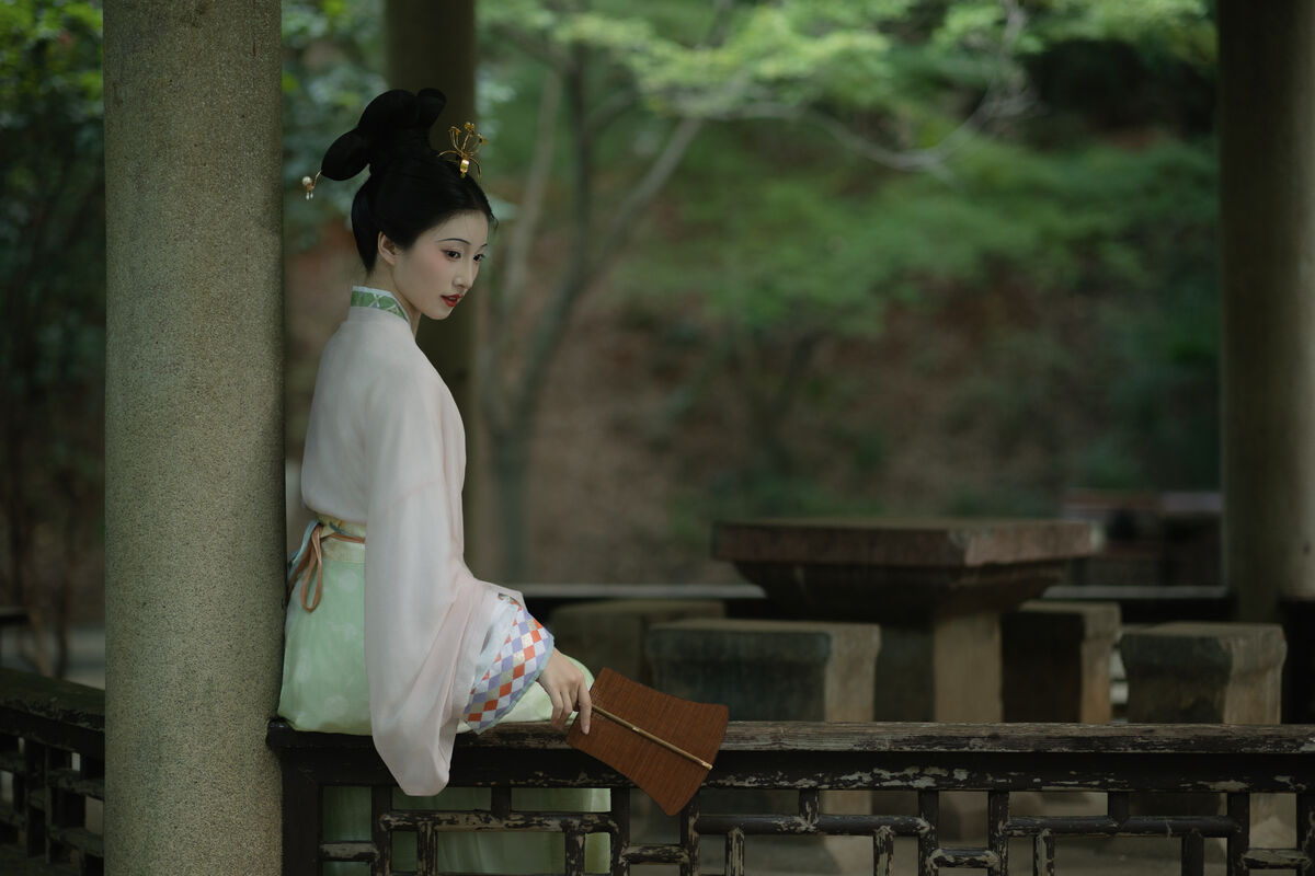 YiTuYu艺图语 Vol.10483 Qi E Rong Rong