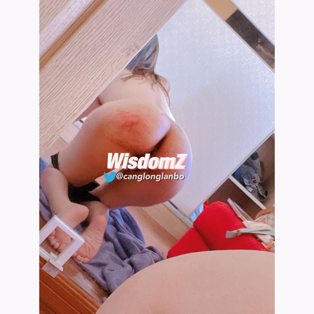 酒月： 极品巨乳 人前露出私拍