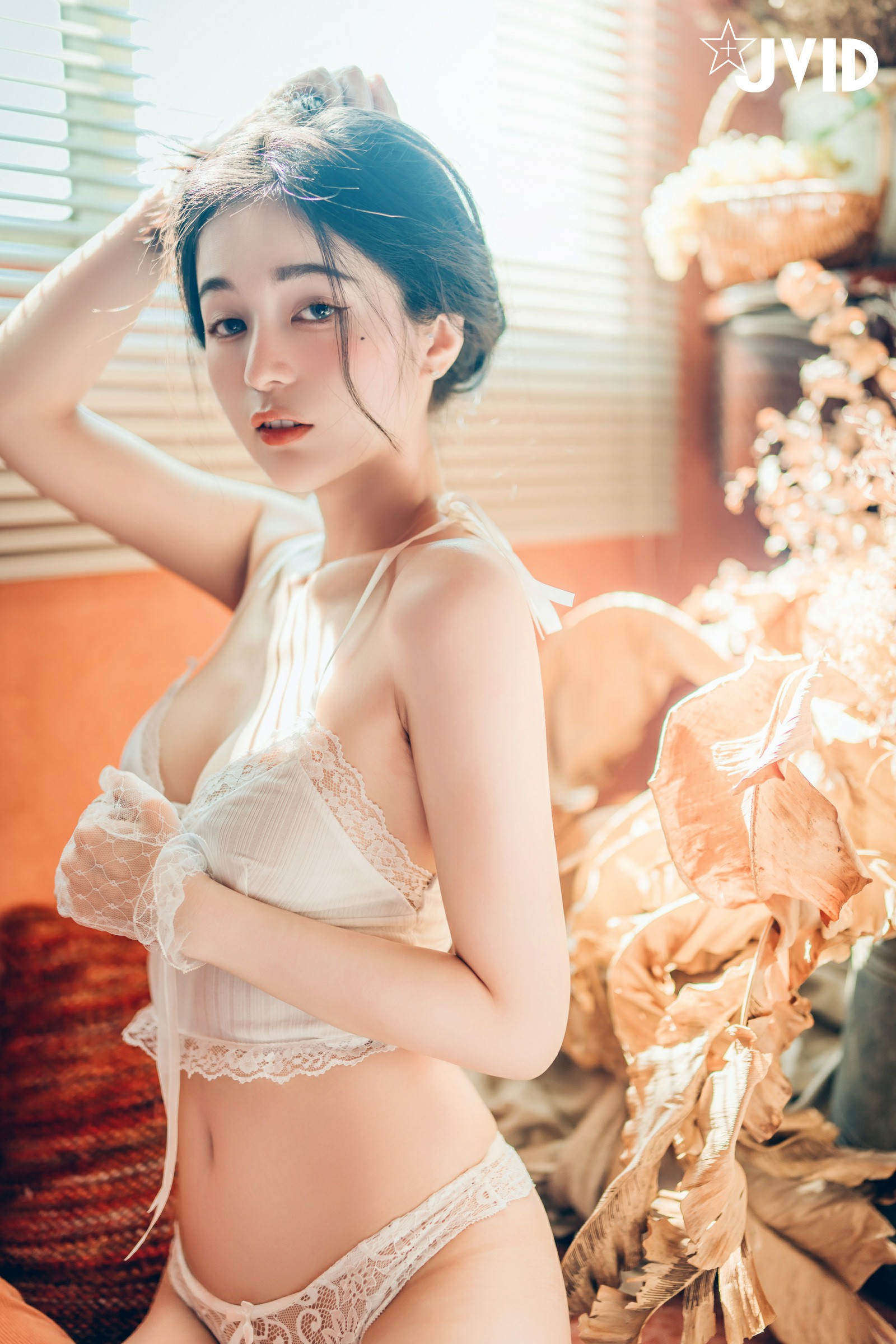 [JVID] 辰辰 – 巨乳嬌妻