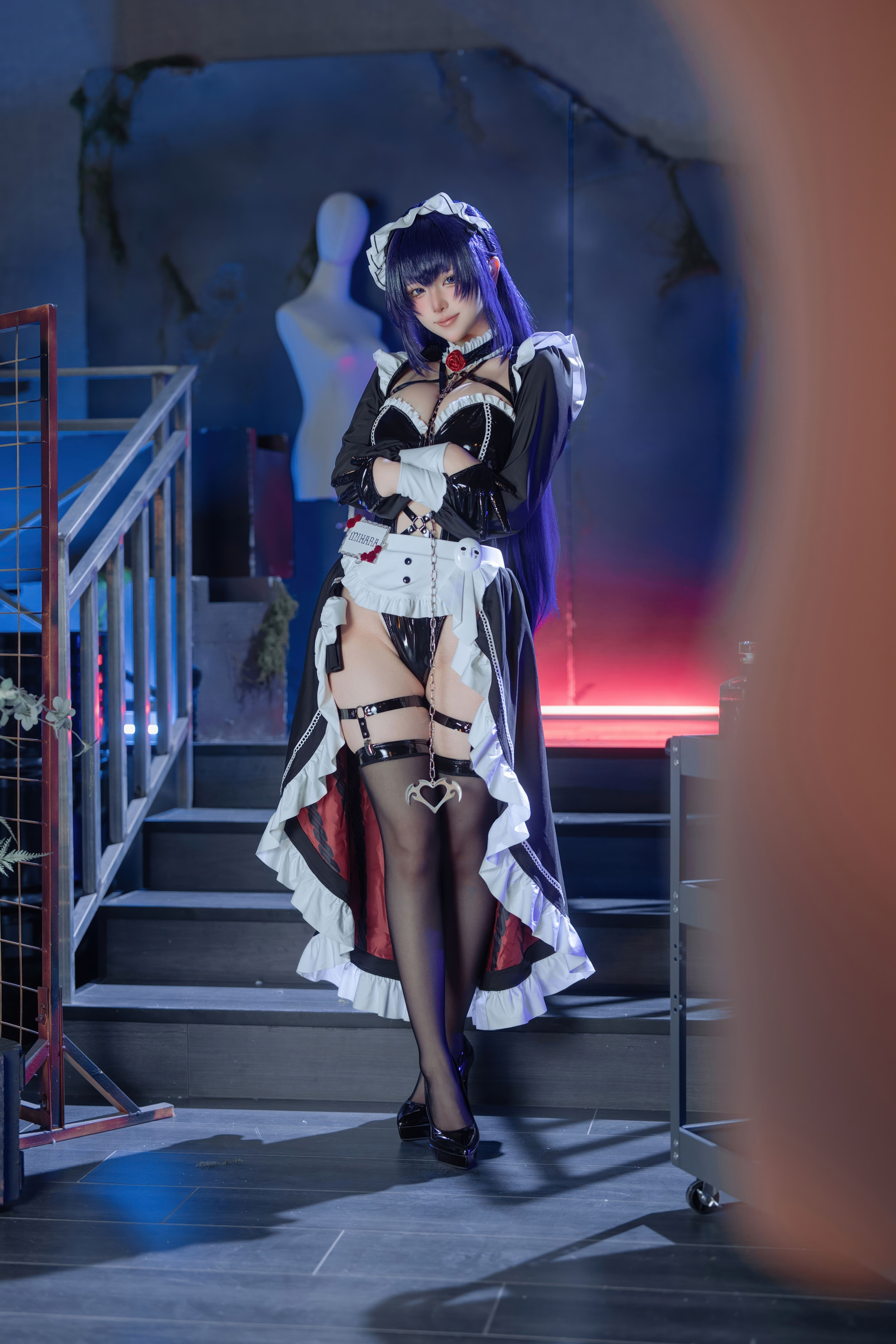 [Cosplay] 屿鱼 Nikke胜利女神 米哈拉·咖啡女仆