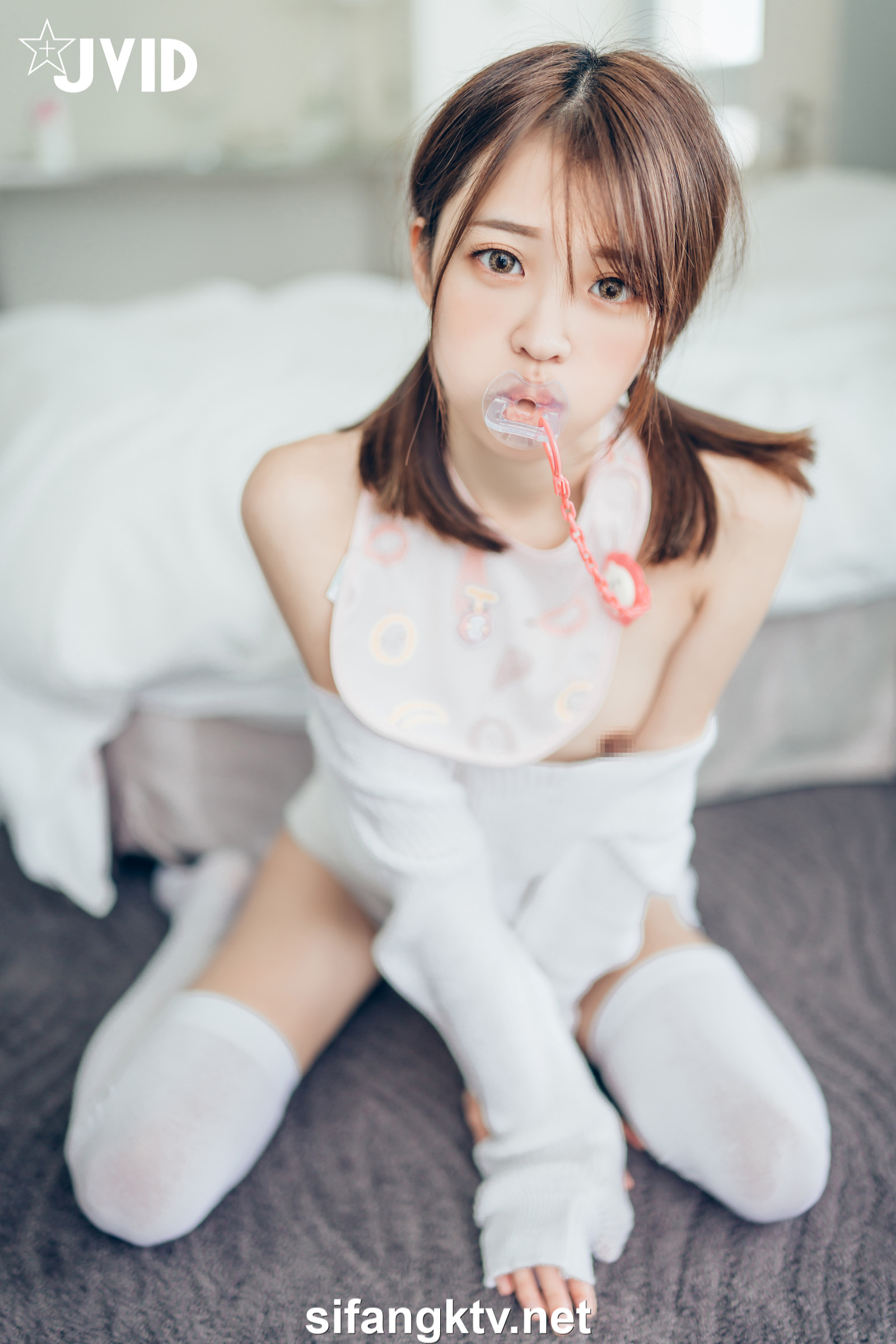 [JVID] 妍妍 Angel – 妍妍小寶寶 來餵她喝奶吧❤️! 還有透絲透點裝 潤滑絲襪💦