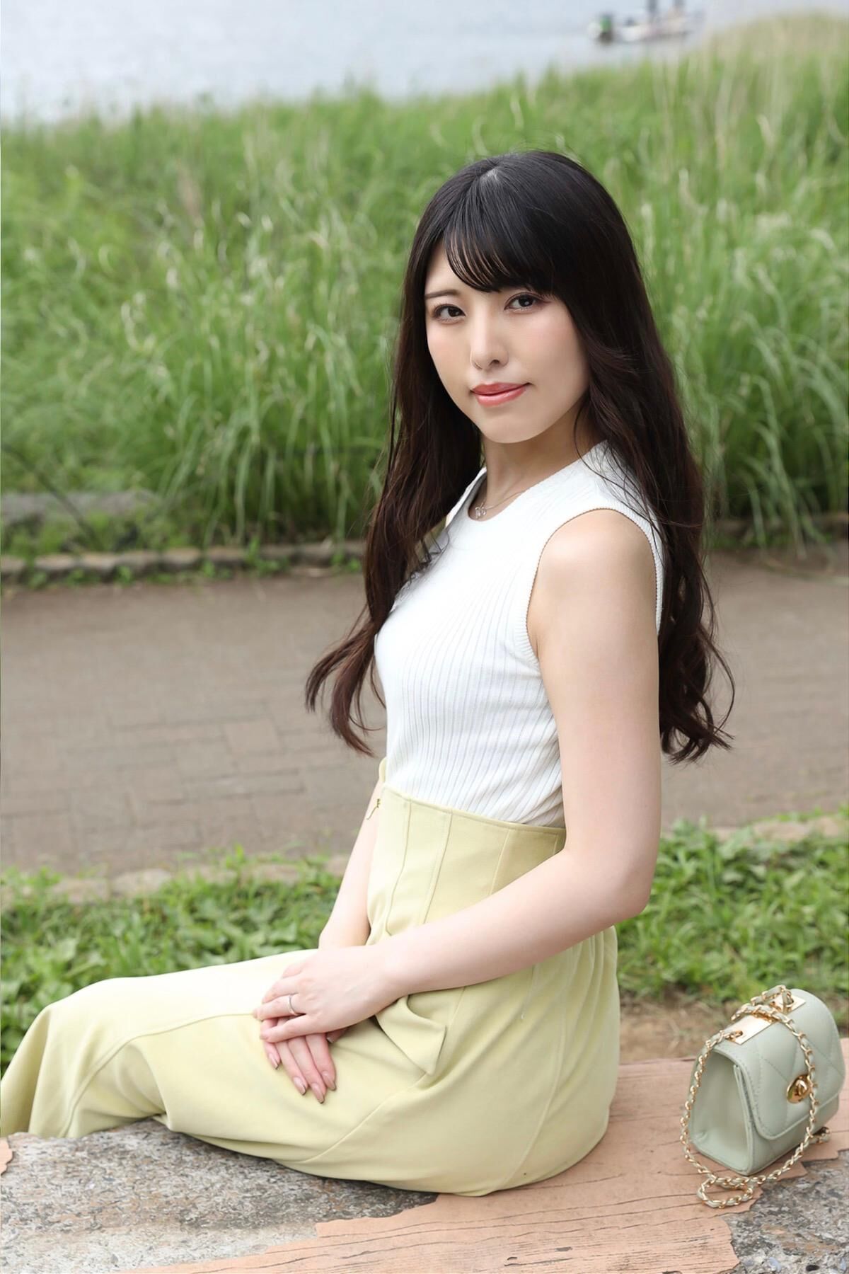Mahiro まひろさん - 童顔でアイドルのような若奥様 Part01