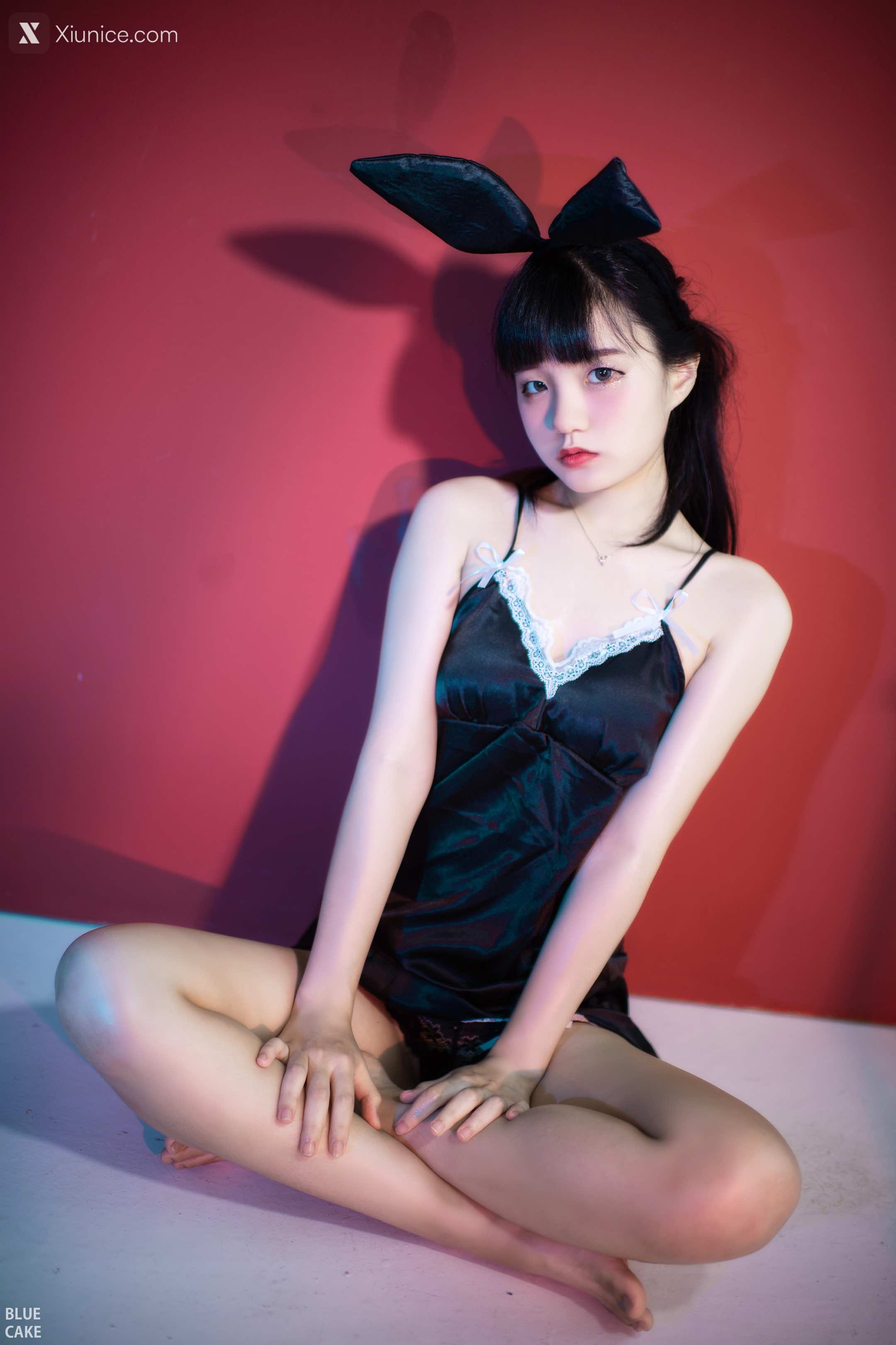 BLUECAKE Jeong Jenny (정제니) – WHITE 4K
