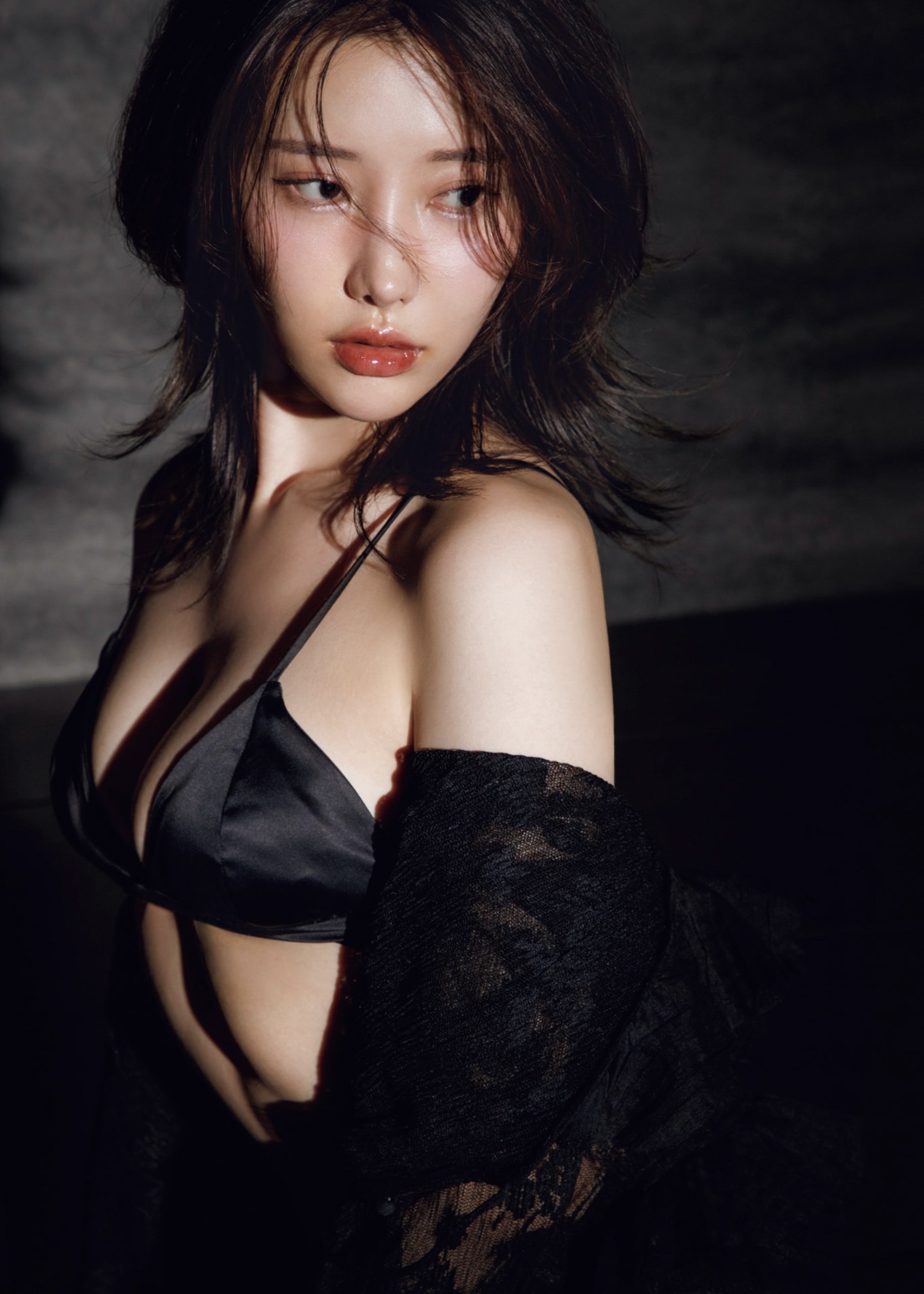 [Photobook] 志崎樺音1st写真集 unplugged