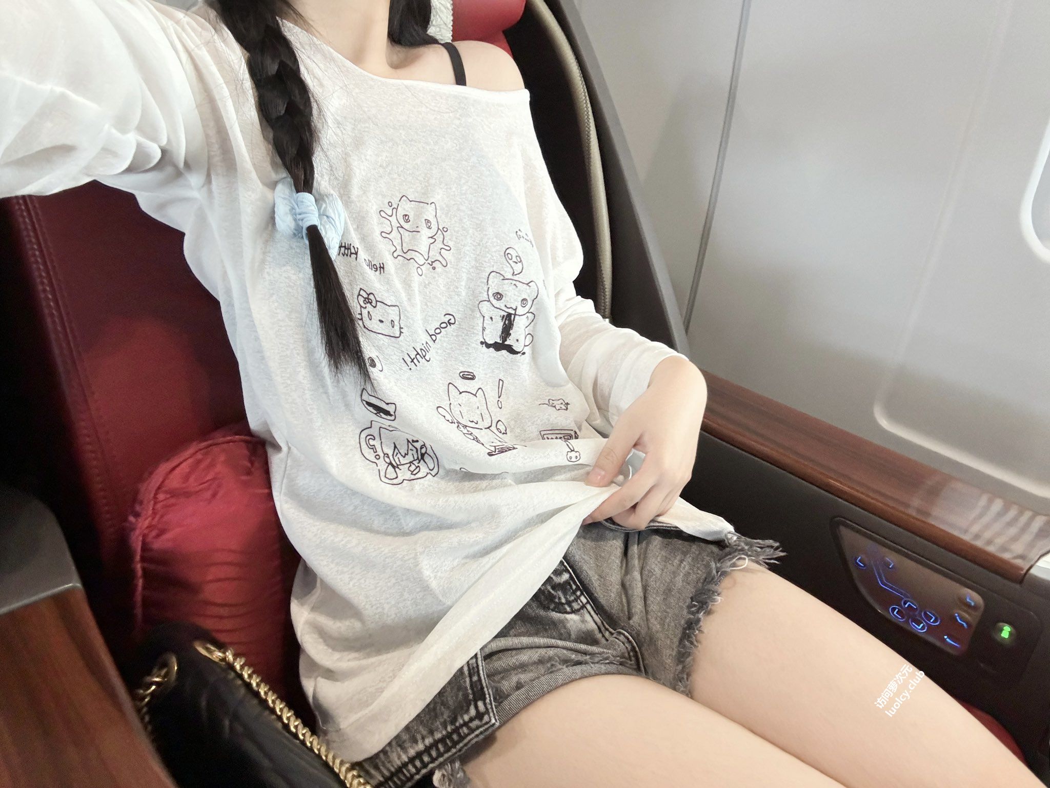 [OtherXXX] 呆呆(小粉馒头)： Cos大奶白虎萝莉 极品福利姬