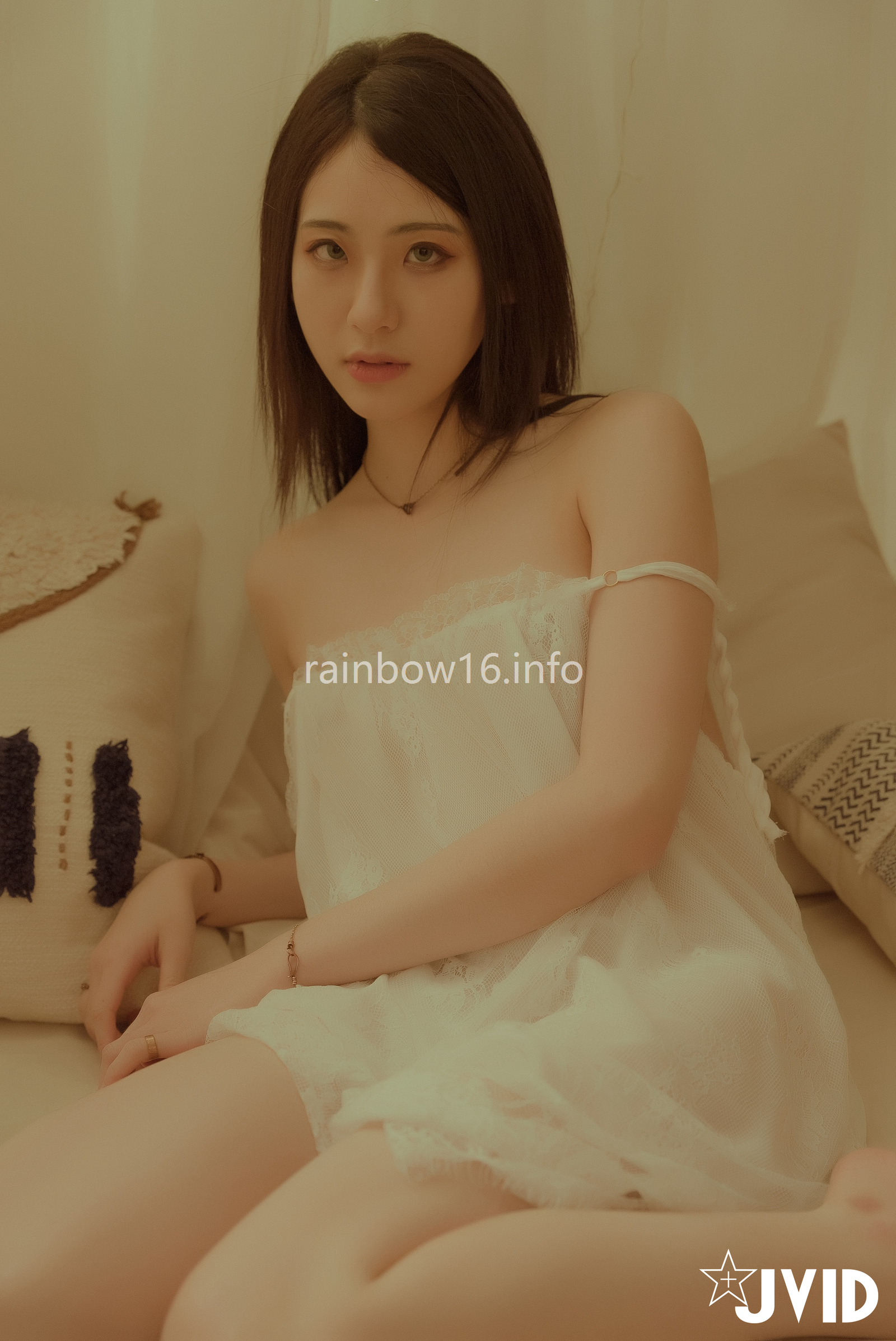 [JVID] 阿黎 – 『全裸露點』最初的小美好，唯美系空靈女孩-阿瓈