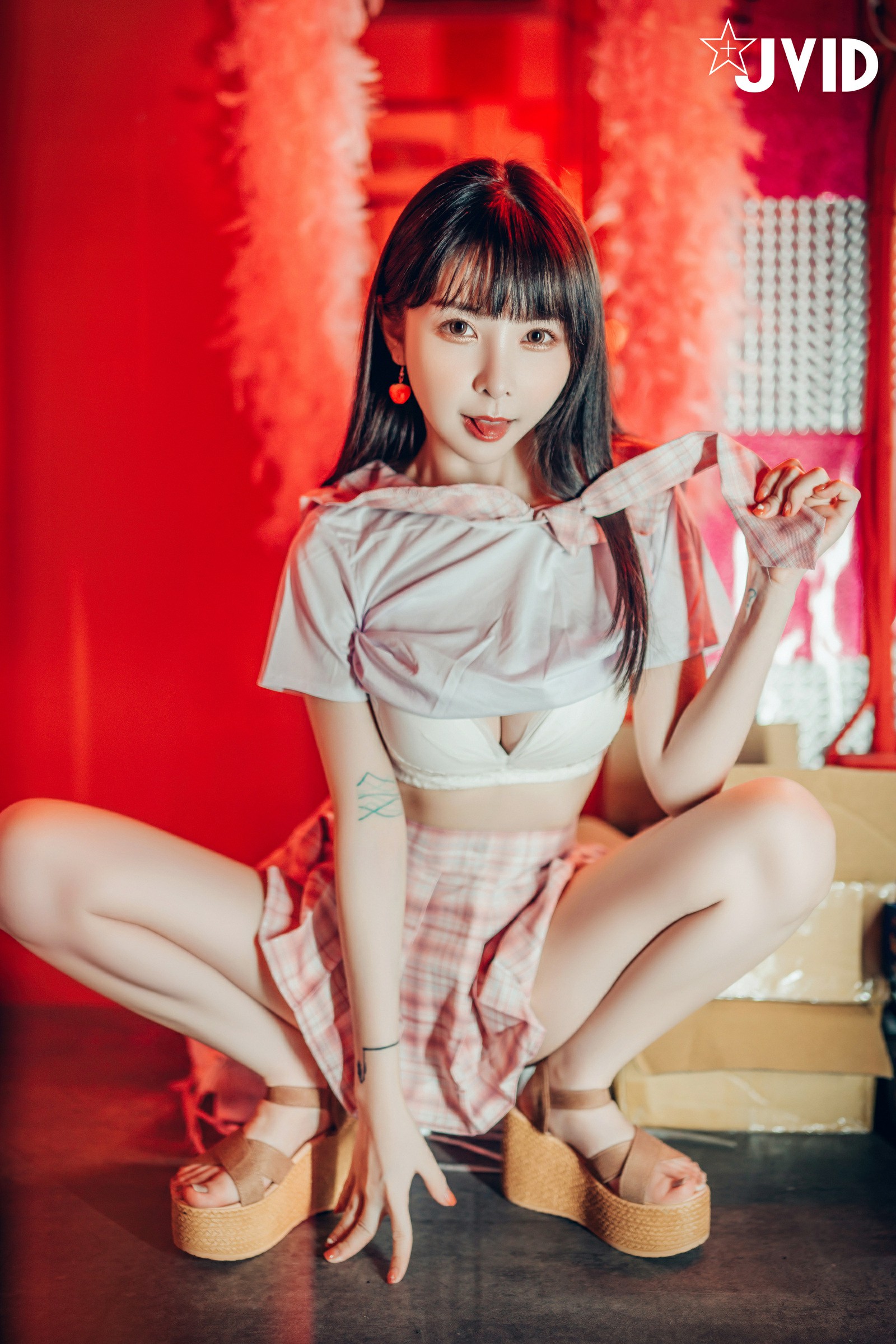 [JVID] 辰辰 & 胎尼 – 檳榔西施情色妄想