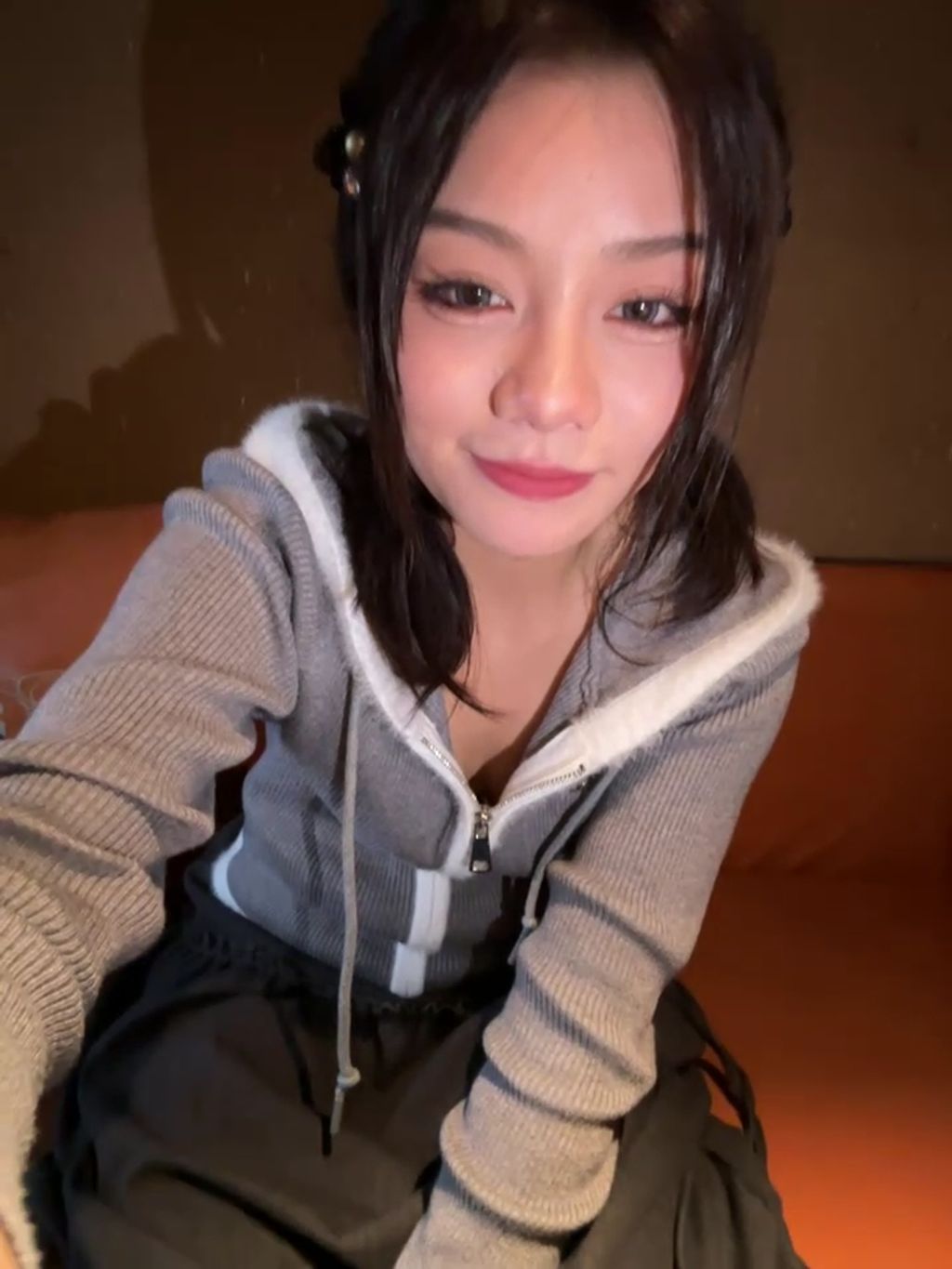 AsiaGoodLuck： 户外达人丝袜 公园 室内公共场所露出 长裙下塞跳蛋 #01