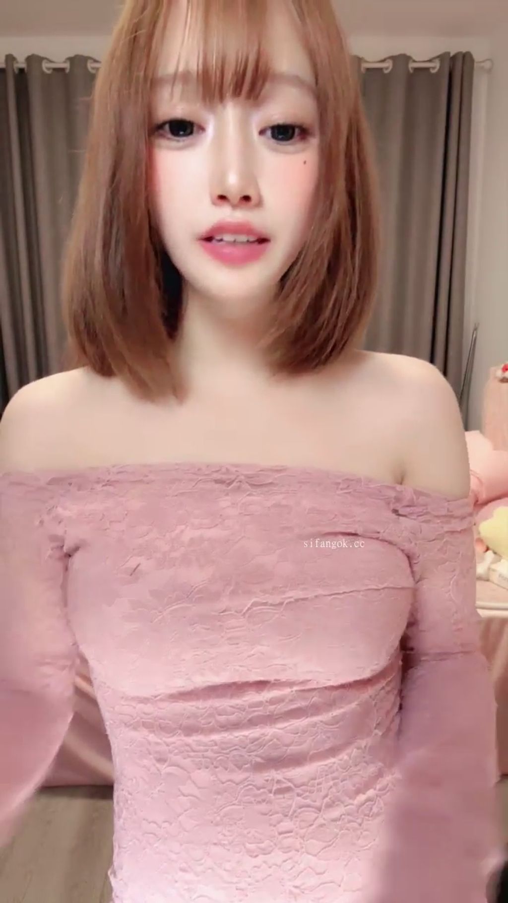 甜心兔： 绝美女大生 劲爆抖音热舞裸舞