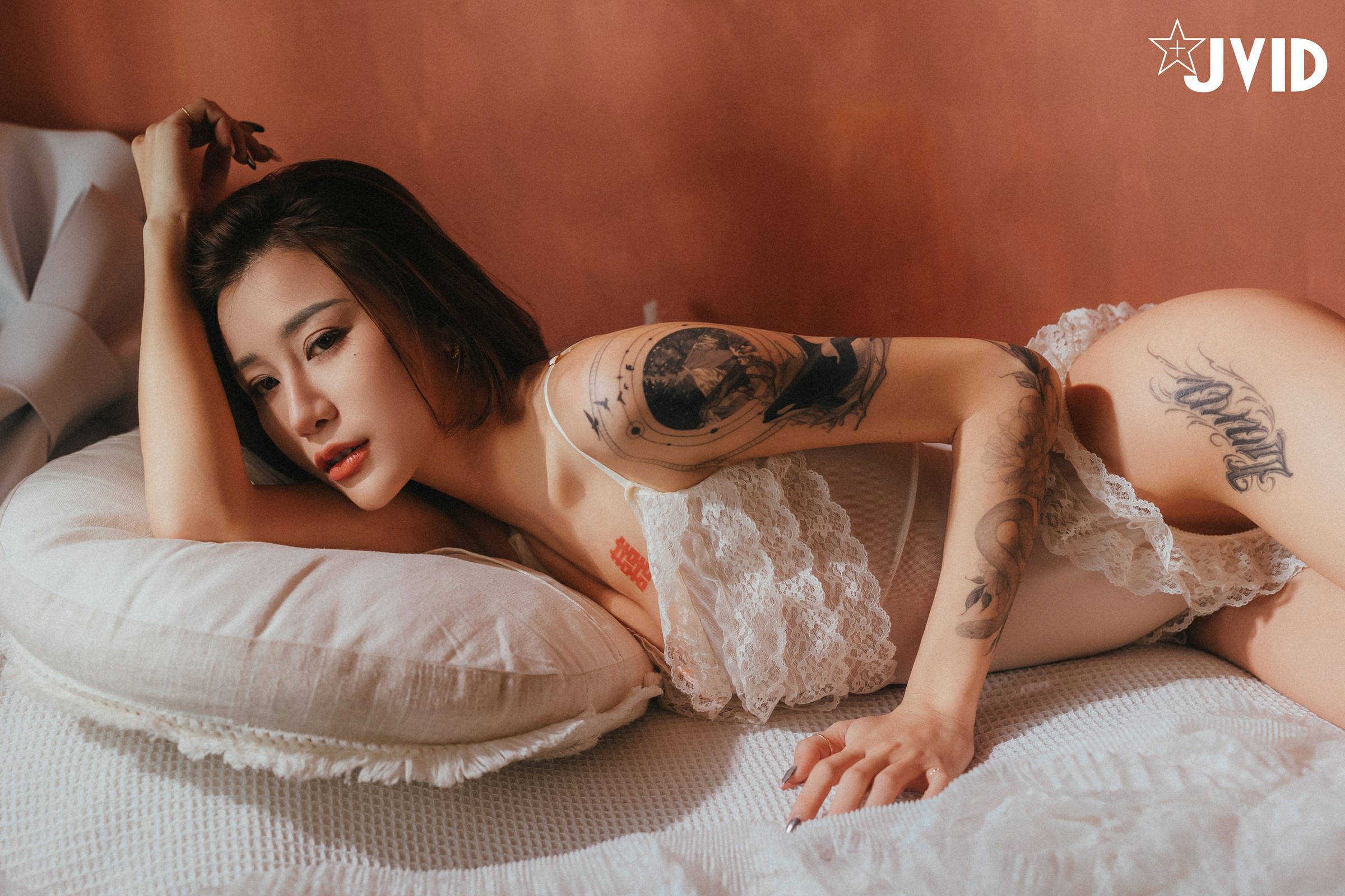 [JVID] Lara 雙囍 – 獨留的時光 與雙囍纏綿在浪漫花房的情緒與身體交流