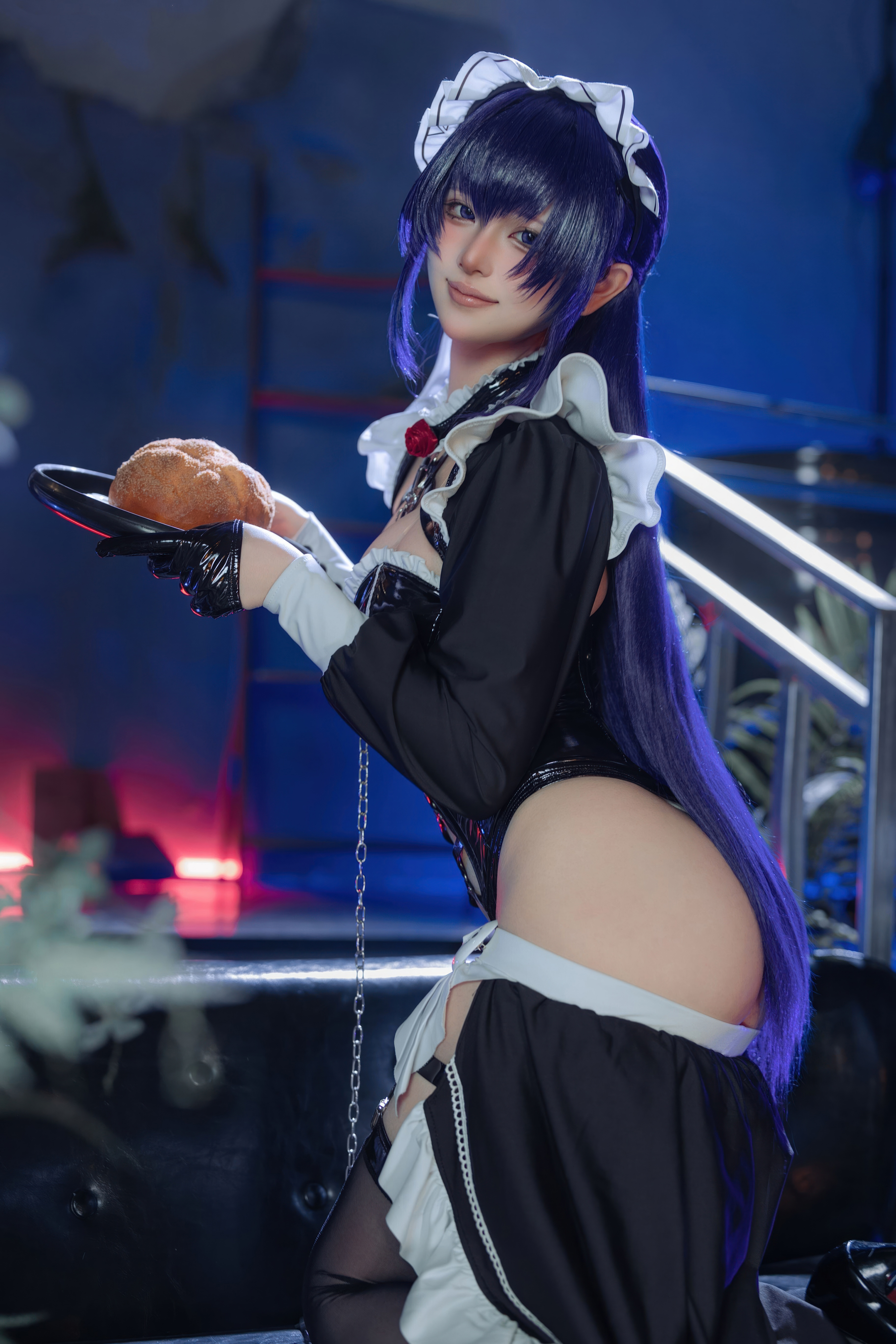 [Cosplay] 屿鱼 Nikke胜利女神 米哈拉·咖啡女仆