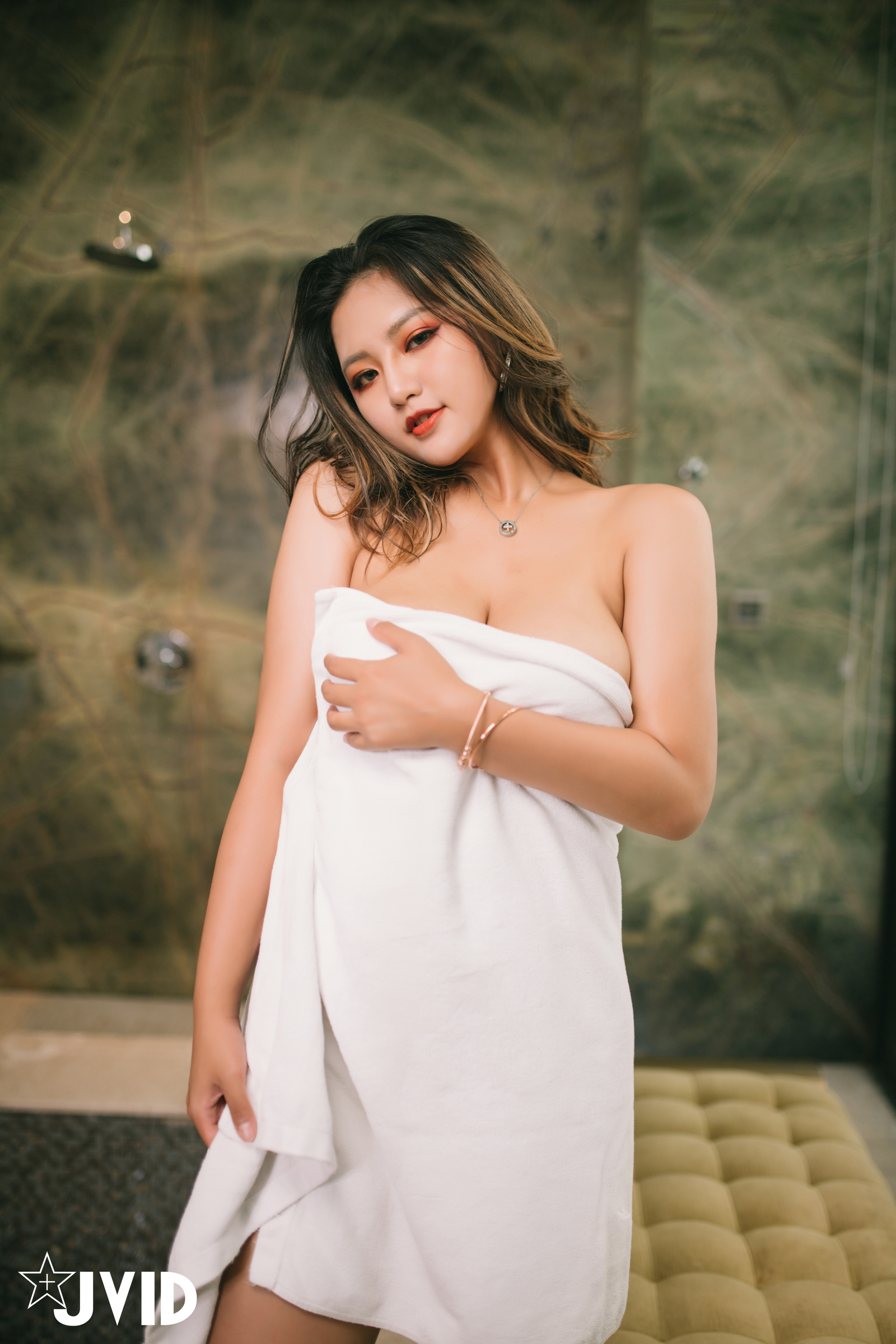[JVID] Agelia安吉 – 爆乳风俗娘全身心地事奉-乳推全裸互动全身性按摩-为您服务 Body Massage