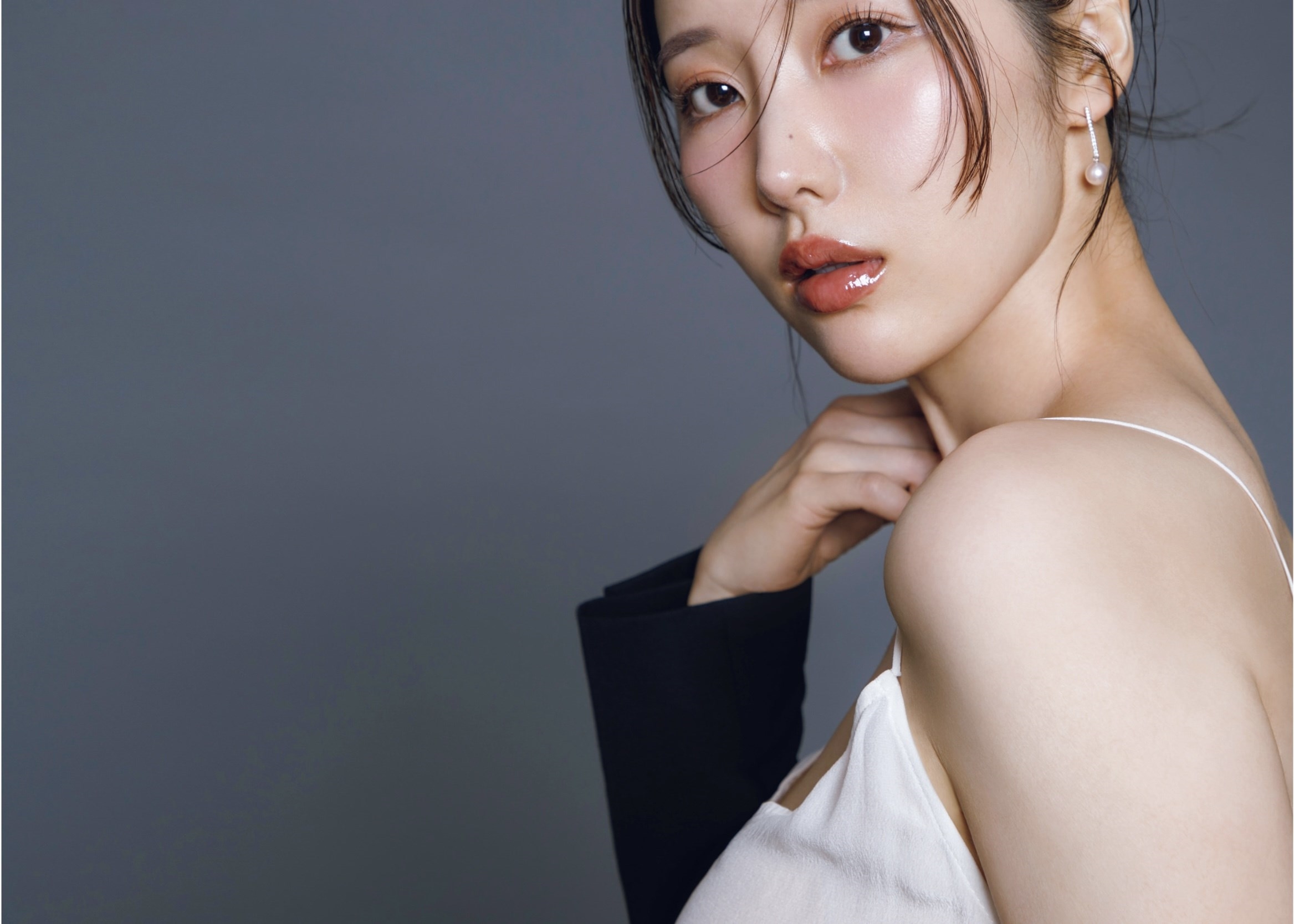 [Photobook] 志崎樺音1st写真集 unplugged