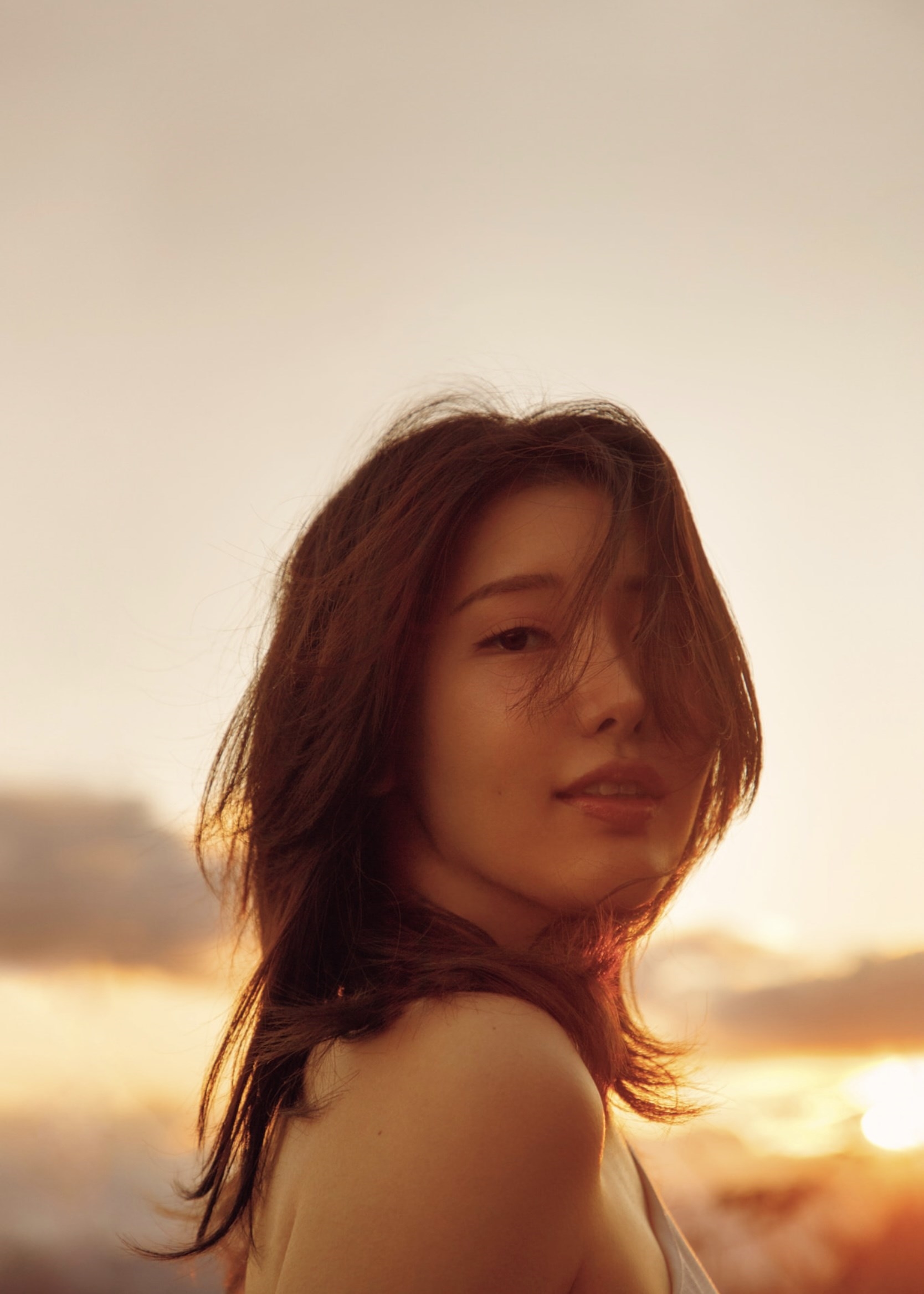 [Photobook] 志崎樺音1st写真集 unplugged