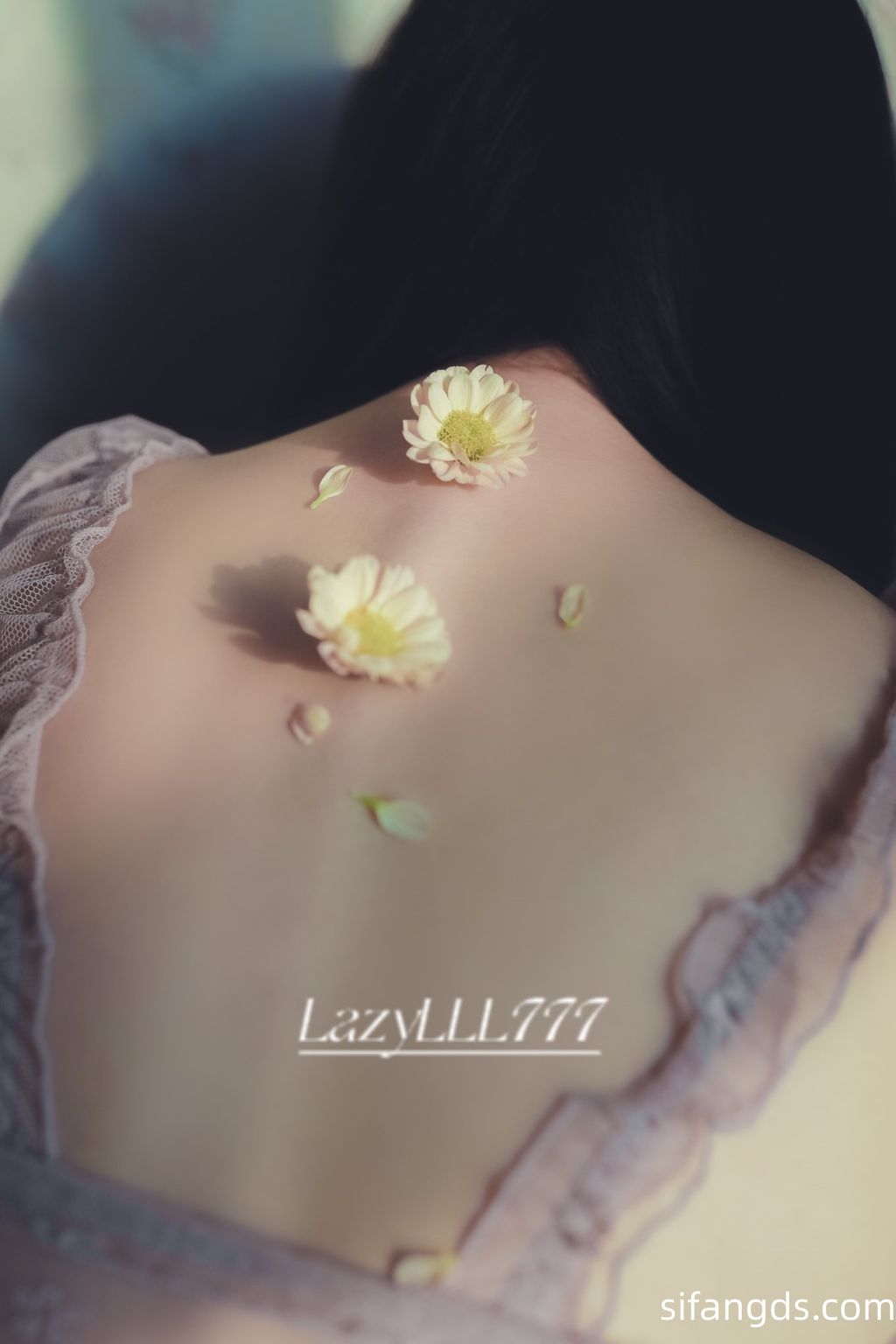 [OtherXXX] LazyLLL777(阿七)： 网红摄影师 全尺度唯美私拍