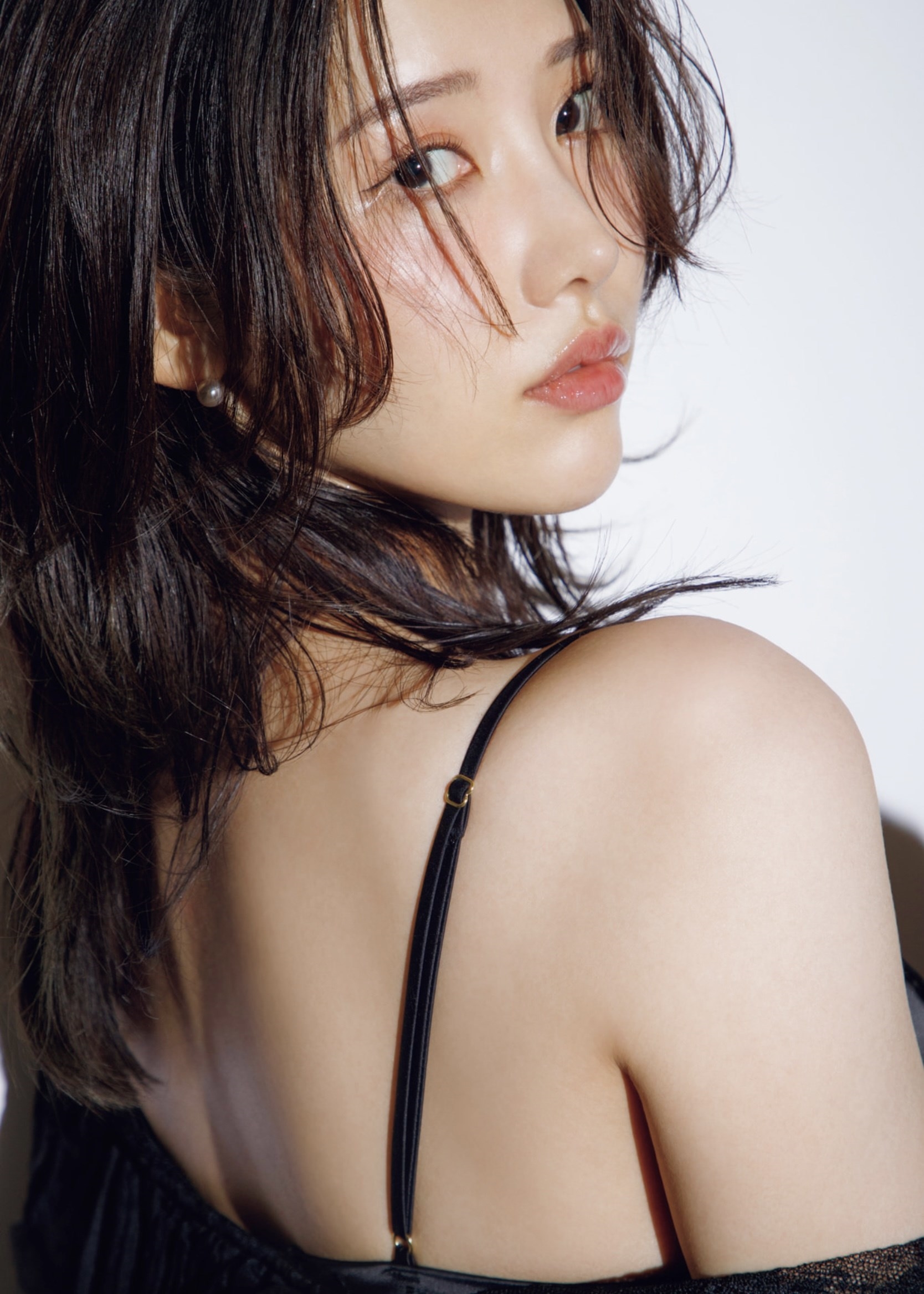 [Photobook] 志崎樺音1st写真集 unplugged