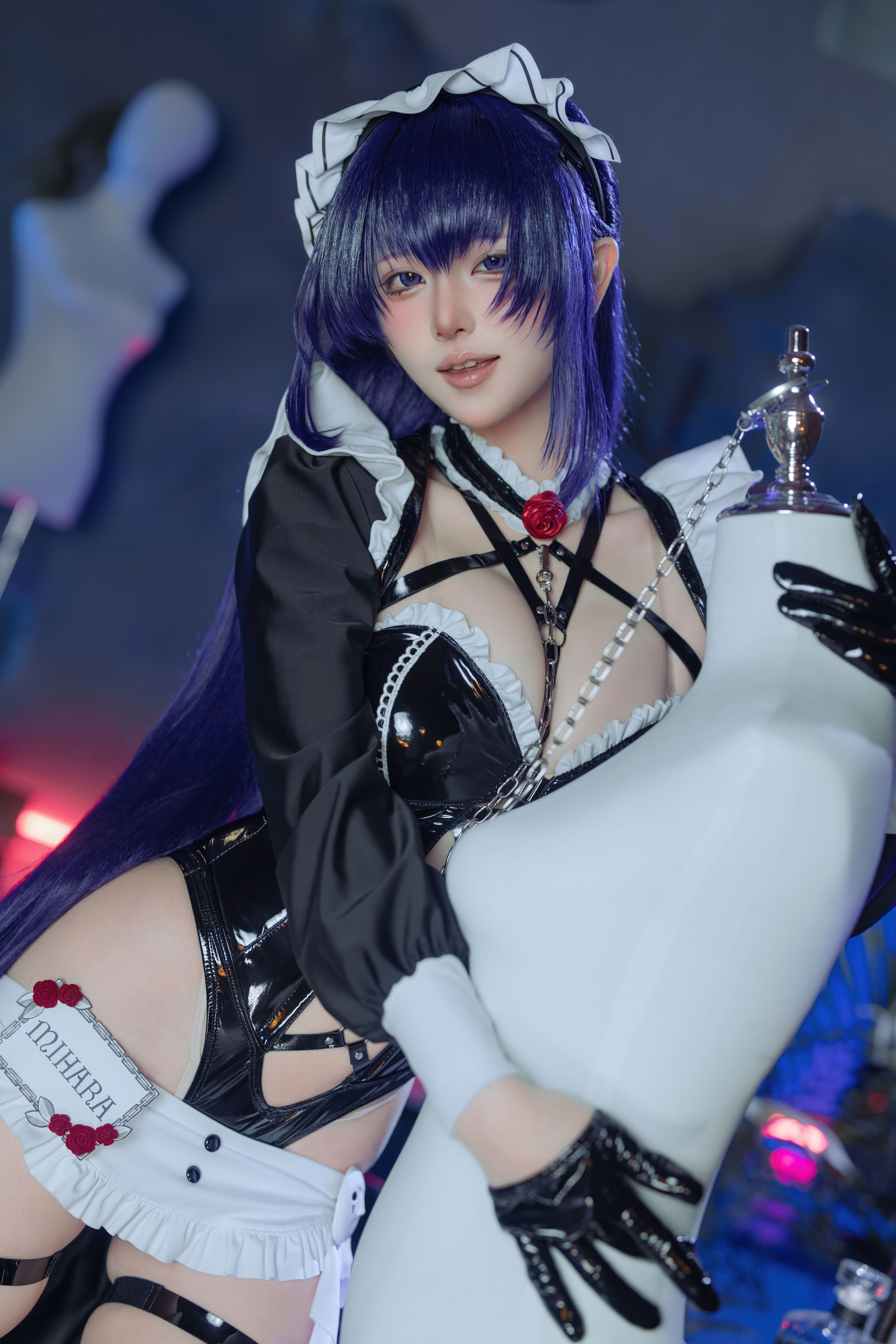 [Cosplay] 屿鱼 Nikke胜利女神 米哈拉·咖啡女仆