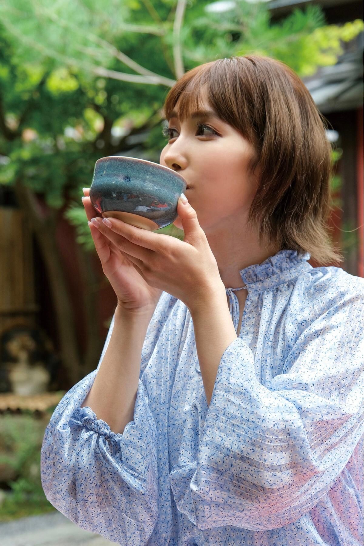 Shiori Tokunaga 徳永しおり - Travel Guide 旅のしおり