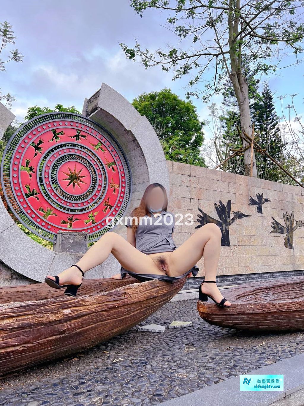 狗婷gxmm： 极品蛮腰肥臀反差母私拍完整版视图