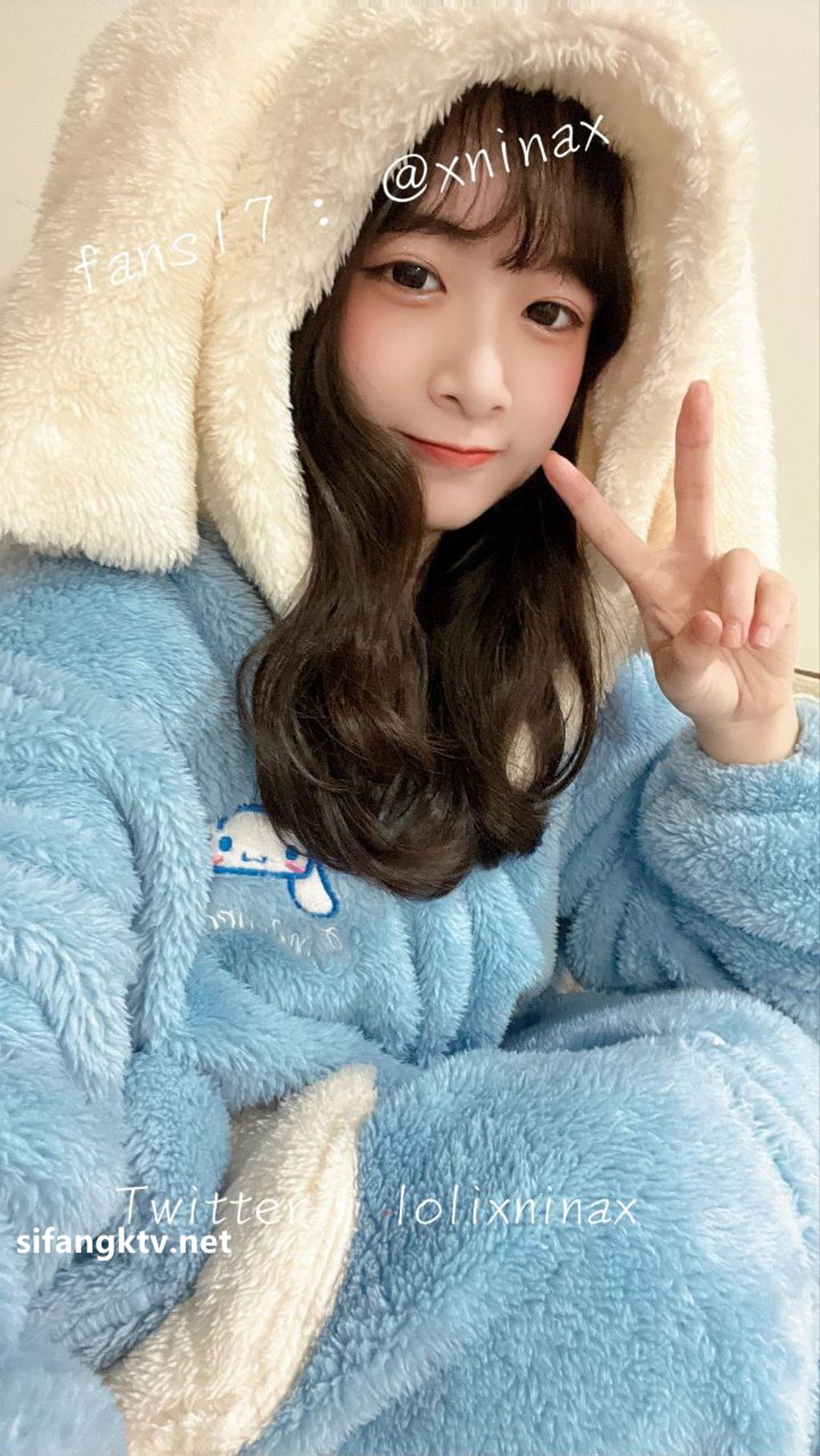 lolixnixax(小只马妮娜): 超级可爱的双马尾福利姬 #01 99 lolixnixax(小只马妮娜): 超级可爱的双马尾福利姬 #01