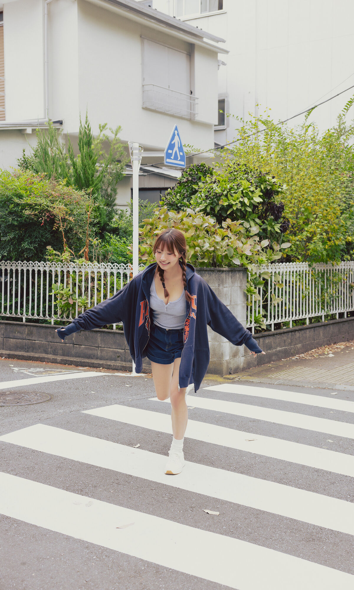 Natsuki Satonaka 里仲菜月 - Happiness Is This しあわせって こういうこと