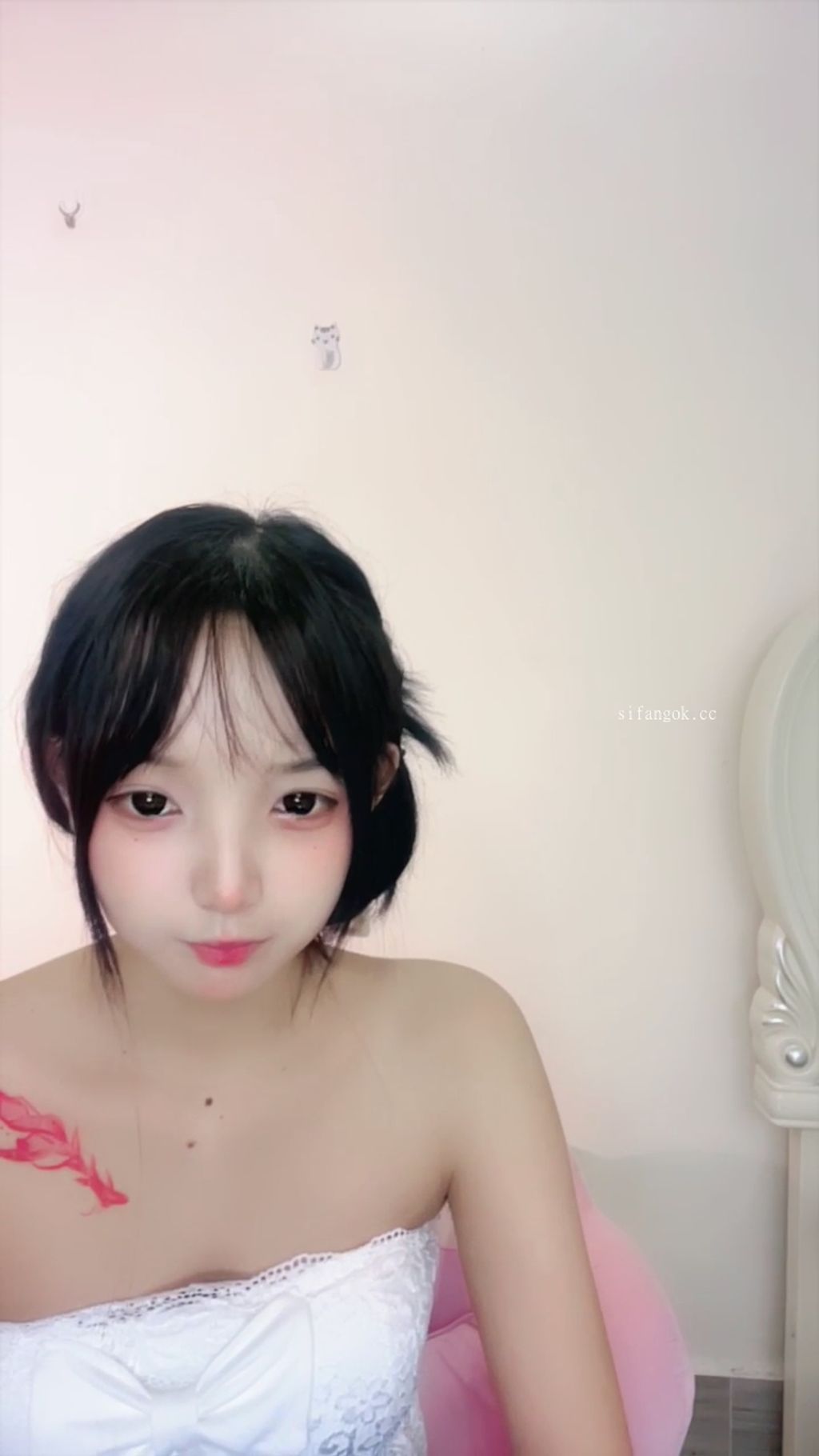 锦芊： 最美校花 全裸热舞