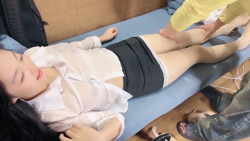 雯雯茜茜： 欲女双学妹 剧情演绎 勾引技师 外卖小哥 #01