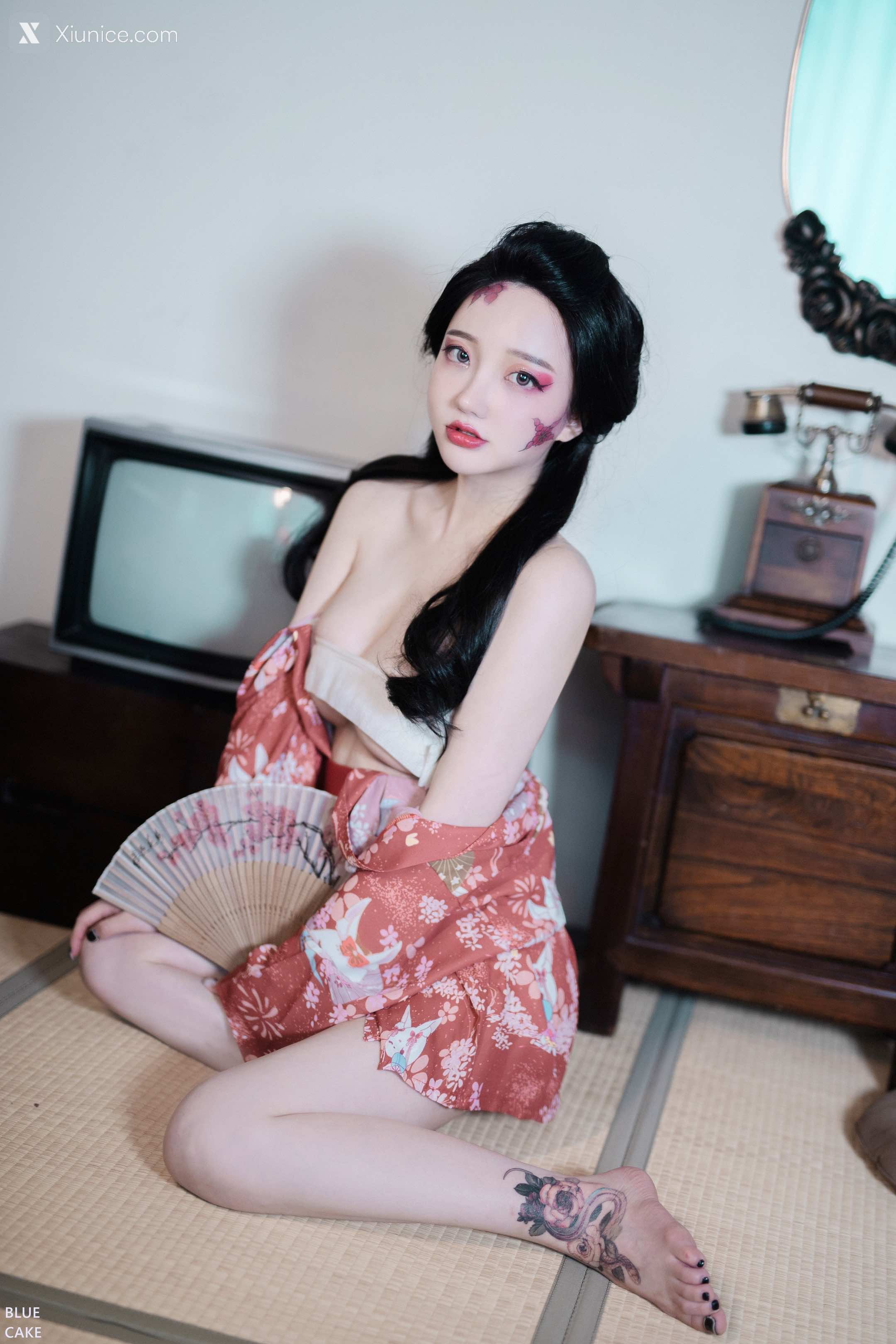 BLUECAKE Son Ye-Eun (손예은) – RED ONI 4K