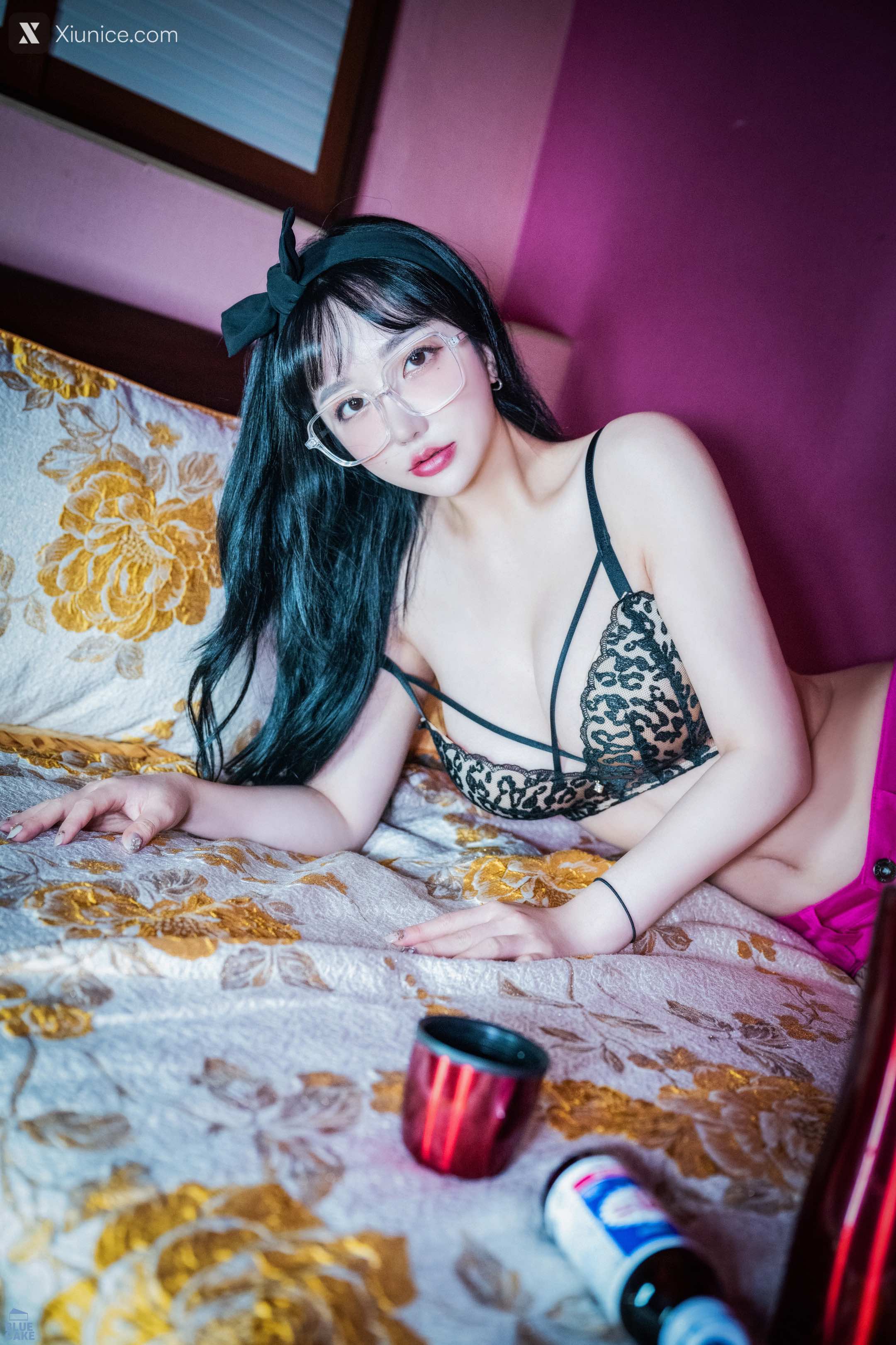 BLUECAKE Son Ye-Eun (손예은) – Nude No Panty 4K