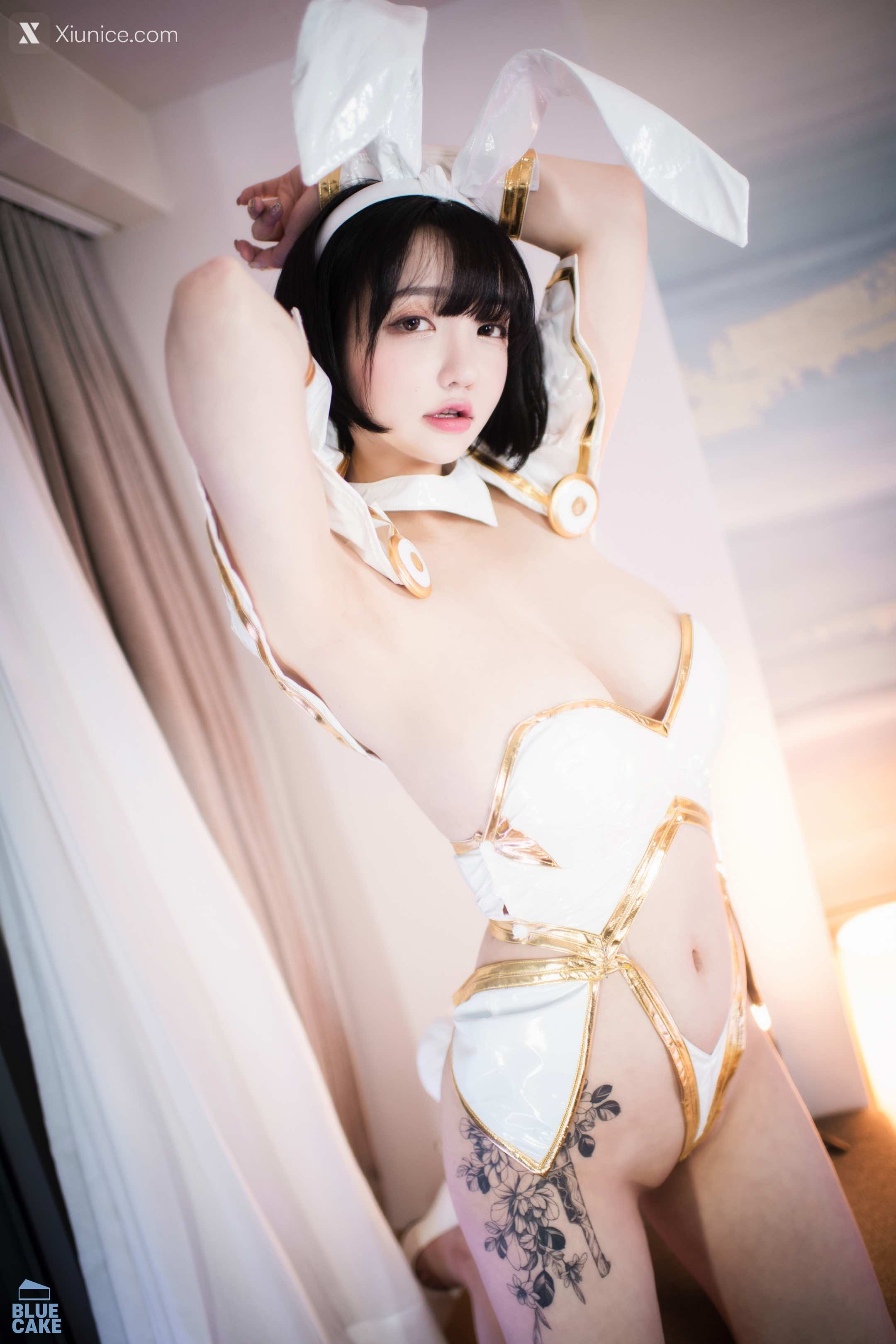 BLUECAKE Son Ye-Eun (손예은) – BunnyLuXXX 4K