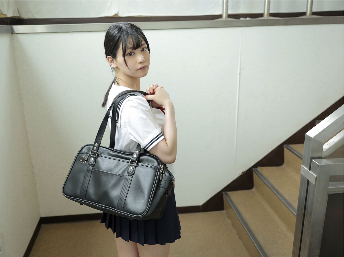Aizuki Himari 逢月ひまり - Classmate 同級生 Part01