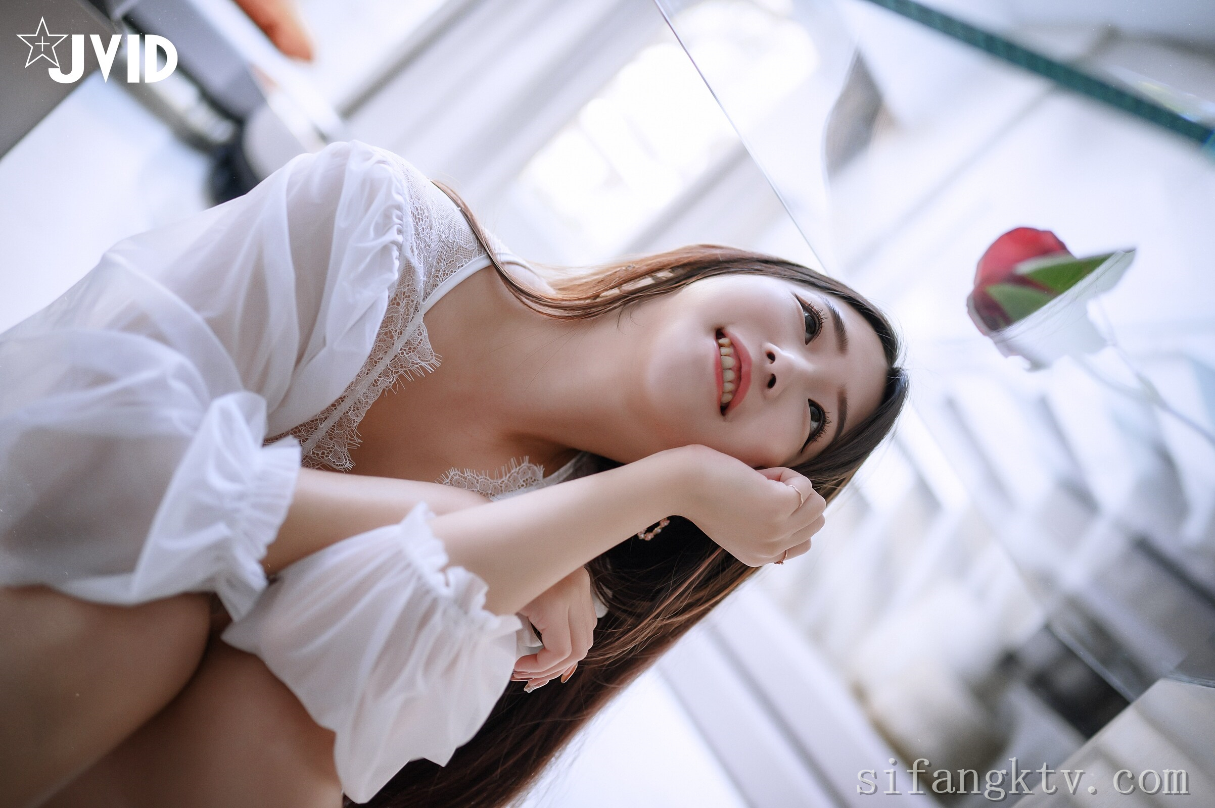 [JVID] 肉包Mini – 用玫瑰成功征服可爱肉包的肉体-热爱