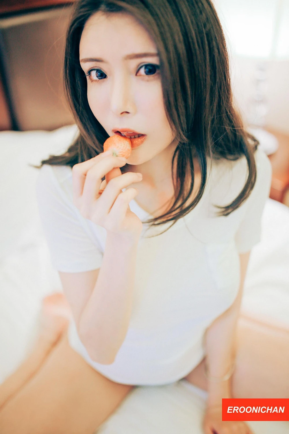 Cosplay 秋和柯基 – EROONICHAN CUTE写真集