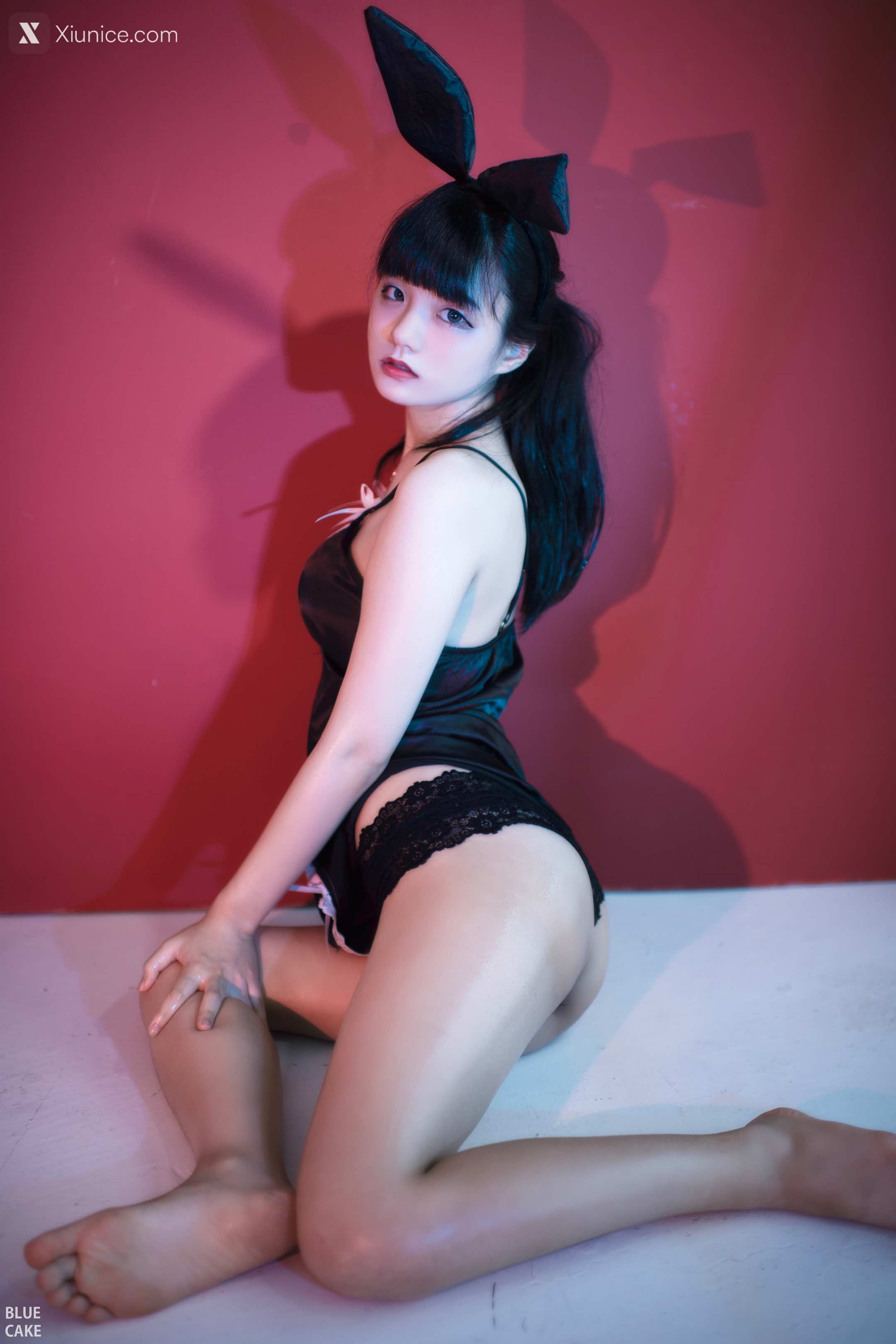 BLUECAKE Jeong Jenny (정제니) – WHITE 4K