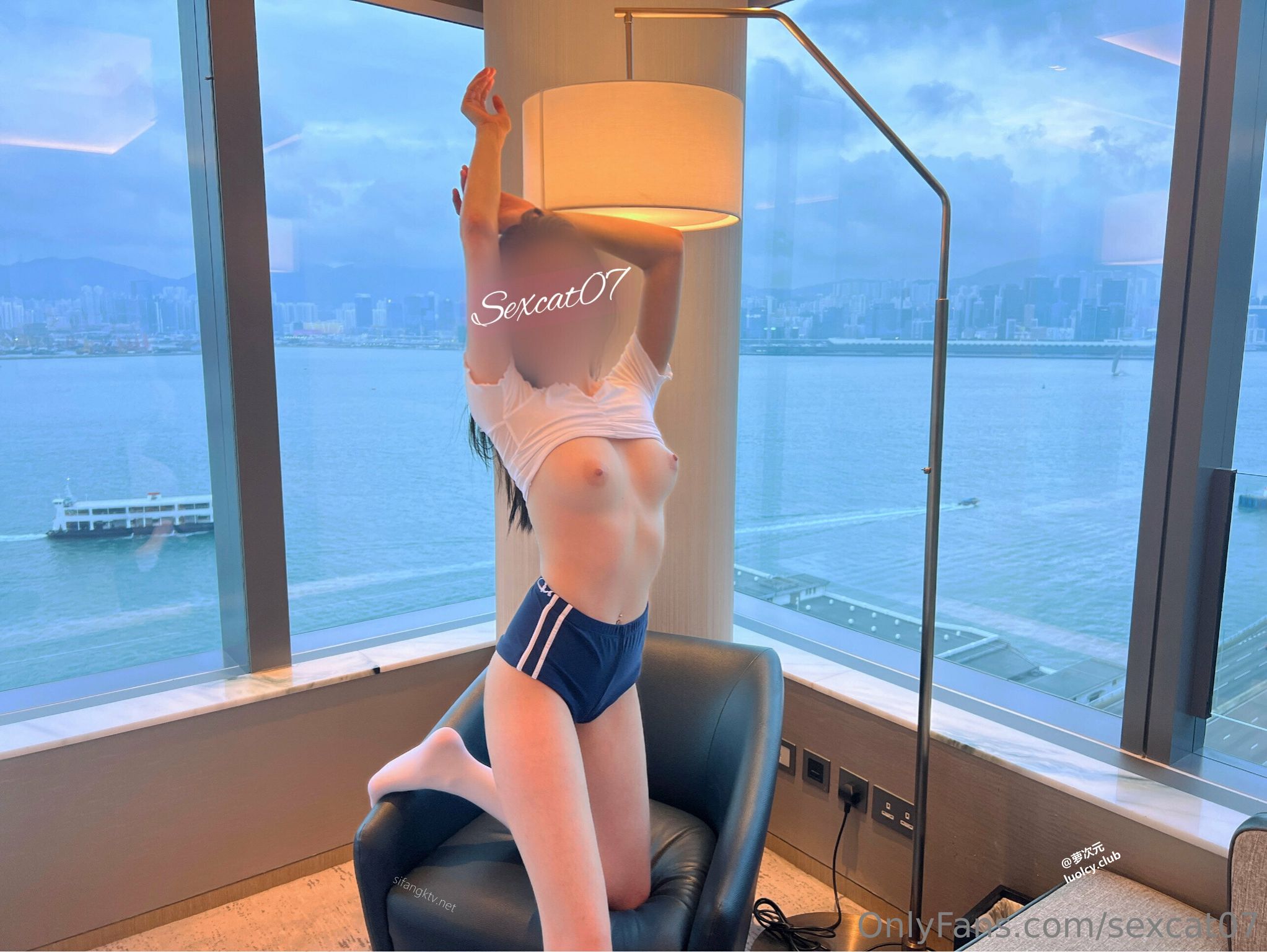 [OtherXXX] Sexcat(性感的猫)： OF究极绿帽骚妻 健身室大乱交混战