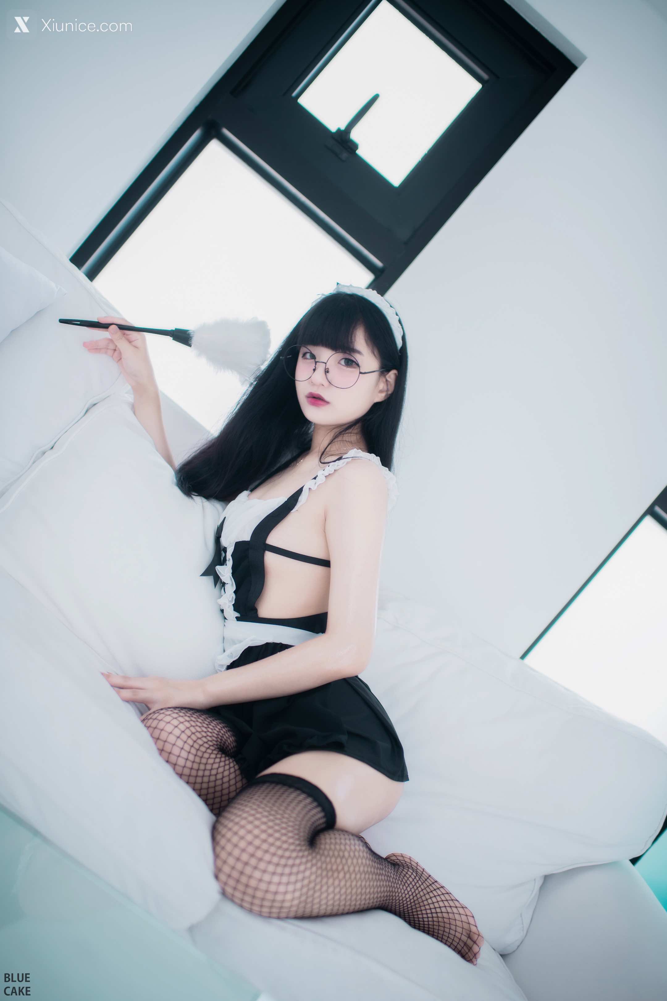 BLUECAKE Jeong Jenny (정제니) – WHITE 4K